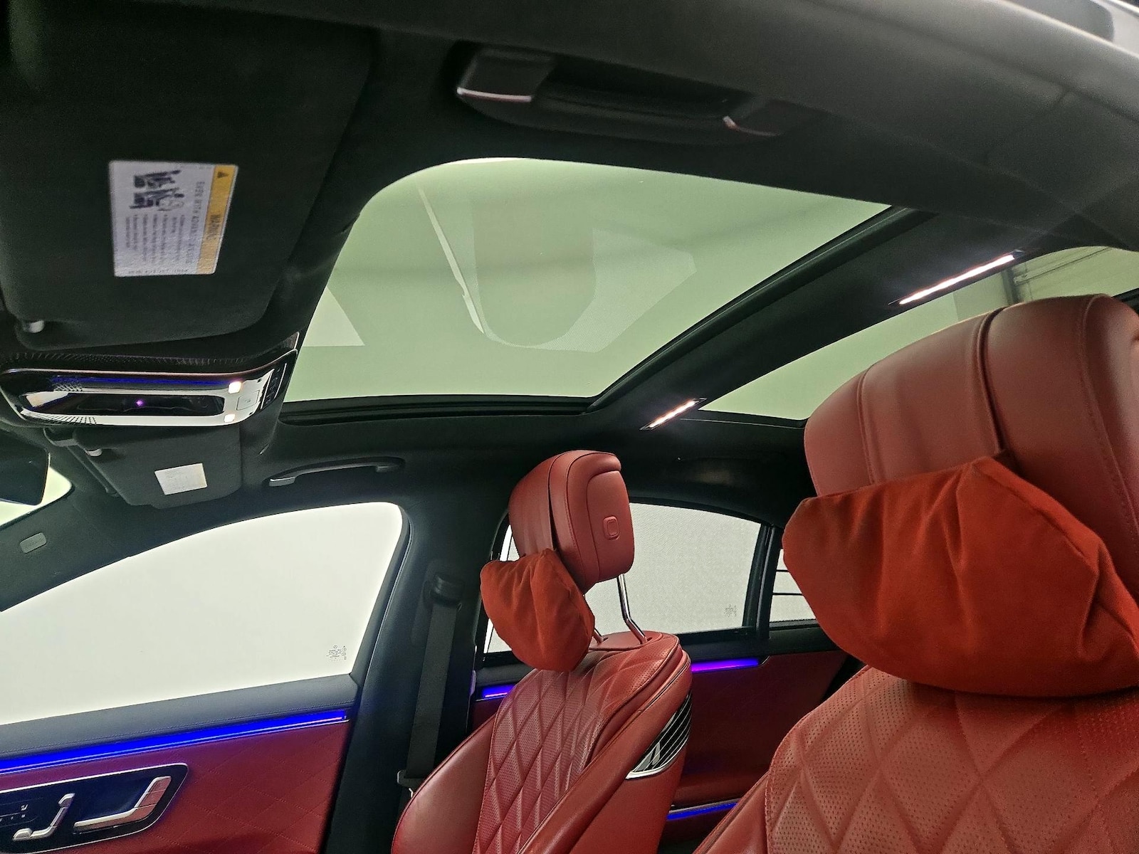 Panoramic Sunroof & Skylight(s)