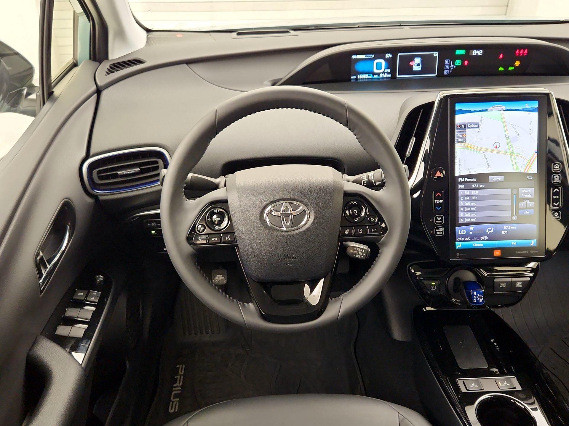 Thumbnail: 2020 Toyota Prius - 10