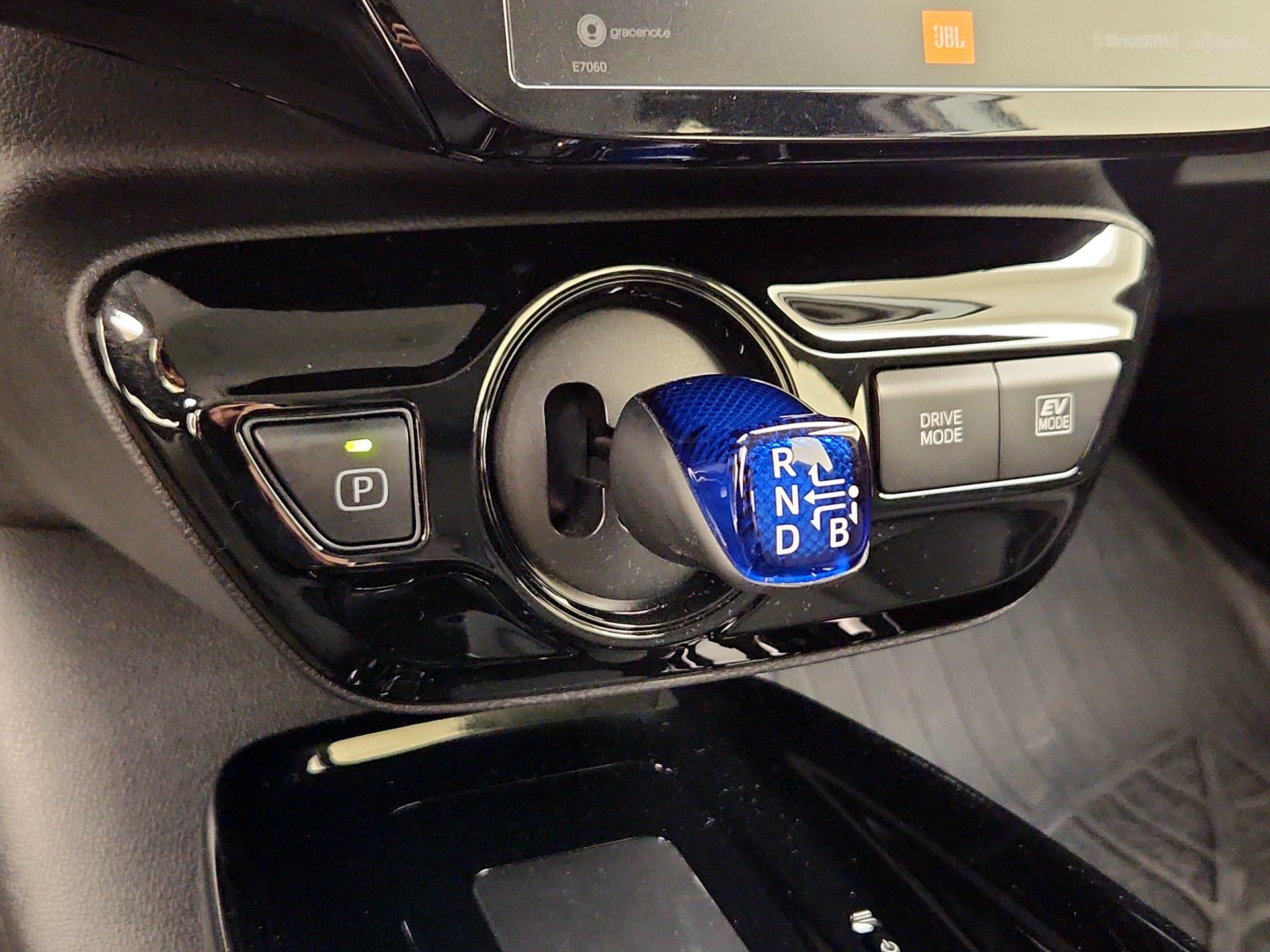 Thumbnail: 2020 Toyota Prius - 18