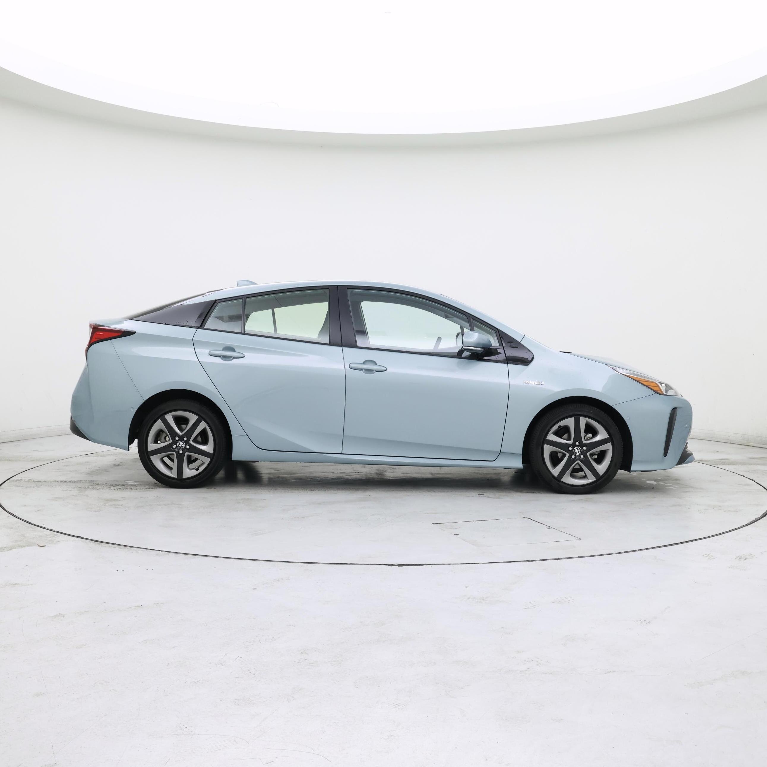 Thumbnail: 2020 Toyota Prius - 7