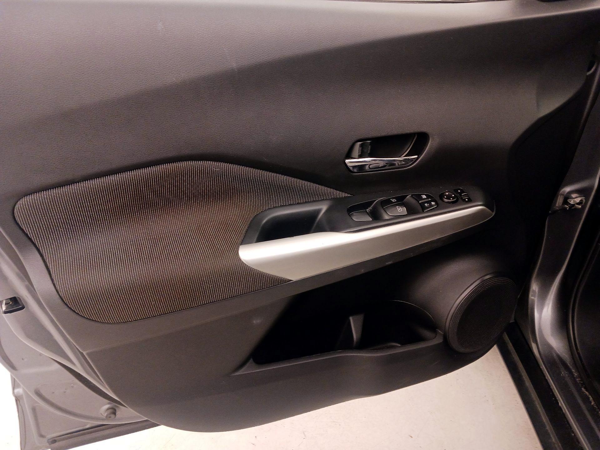 Thumbnail: 2019 Nissan Kicks - 12