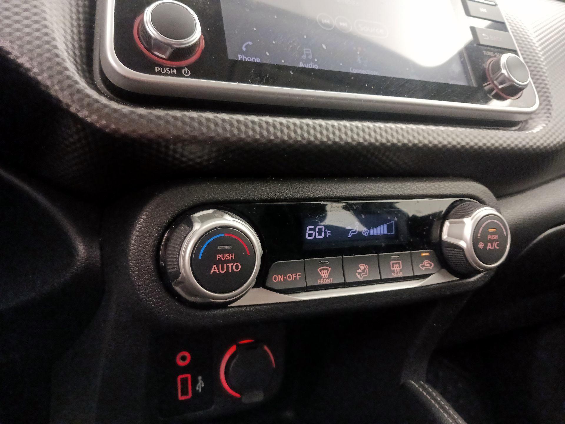 Thumbnail: 2019 Nissan Kicks - 16