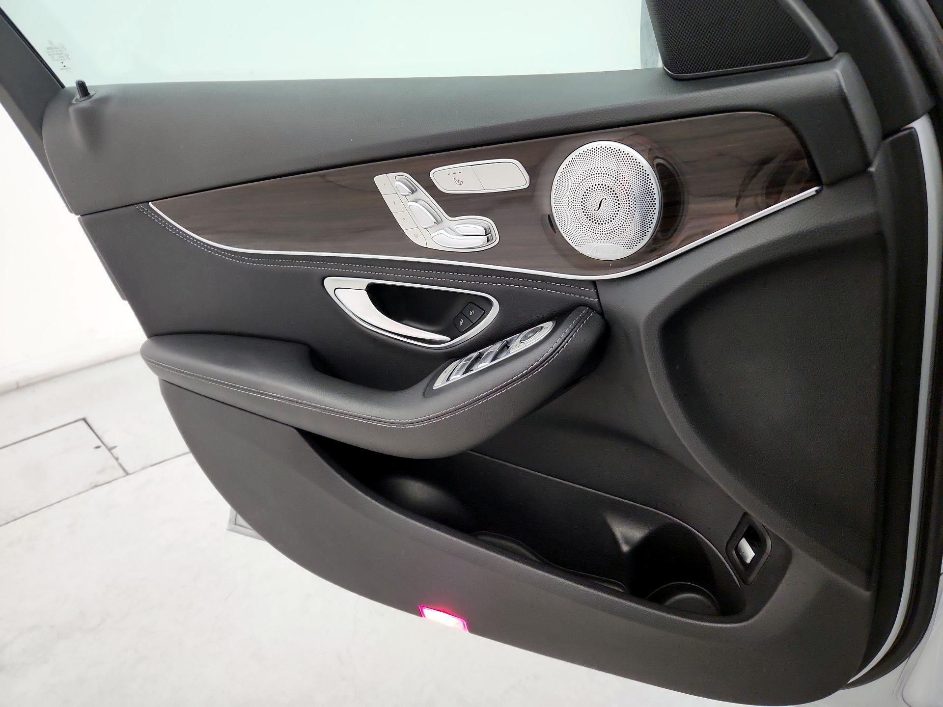 Thumbnail: 2015 Mercedes-Benz C-Class - 12