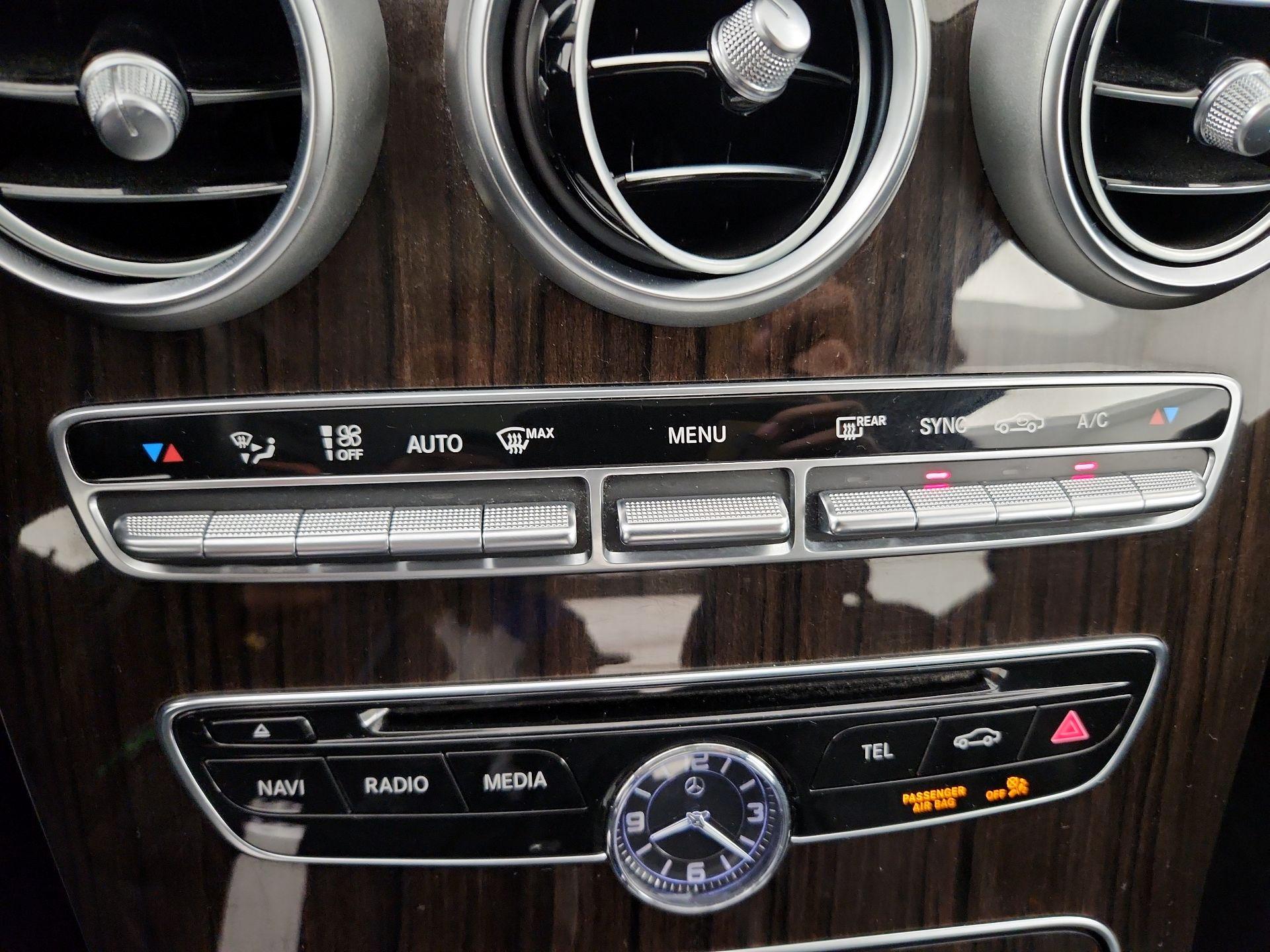 Thumbnail: 2015 Mercedes-Benz C-Class - 16