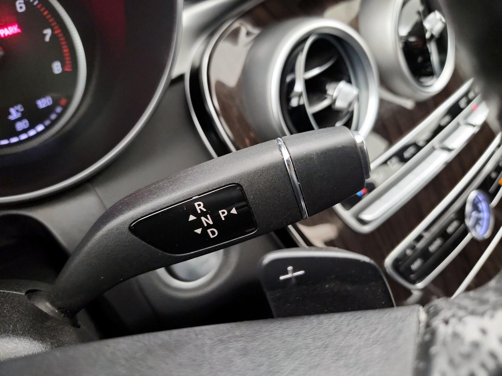 Thumbnail: 2015 Mercedes-Benz C-Class - 17