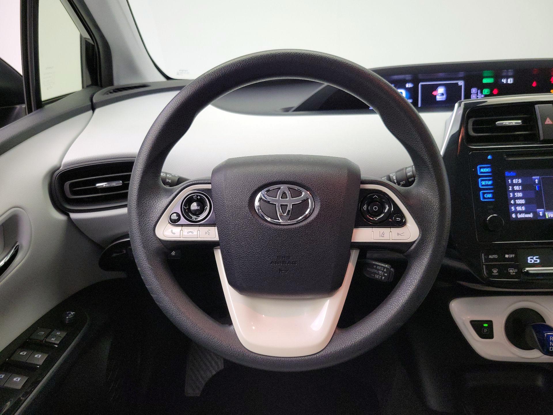 Thumbnail: 2017 Toyota Prius - 10