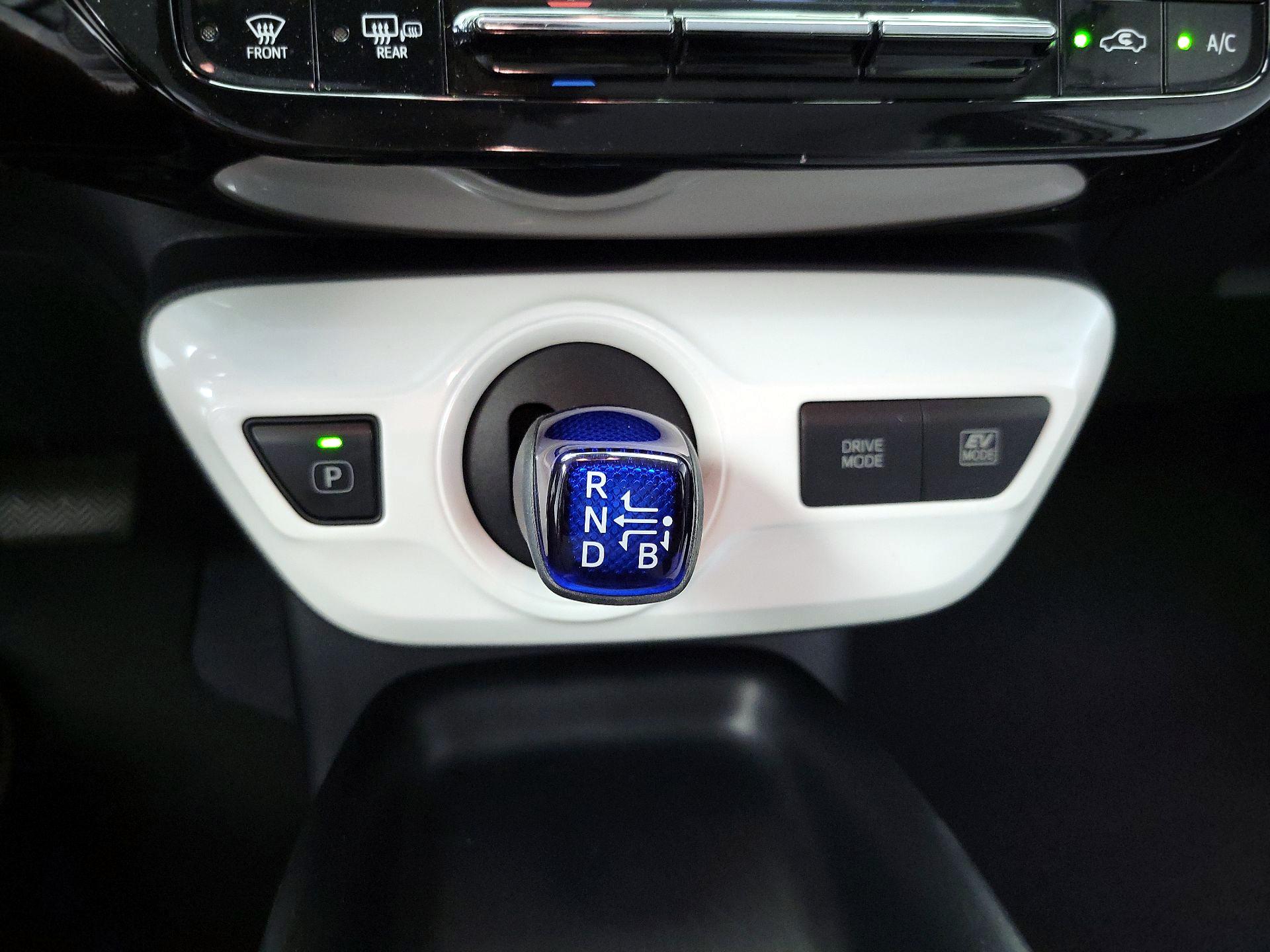 Thumbnail: 2017 Toyota Prius - 17