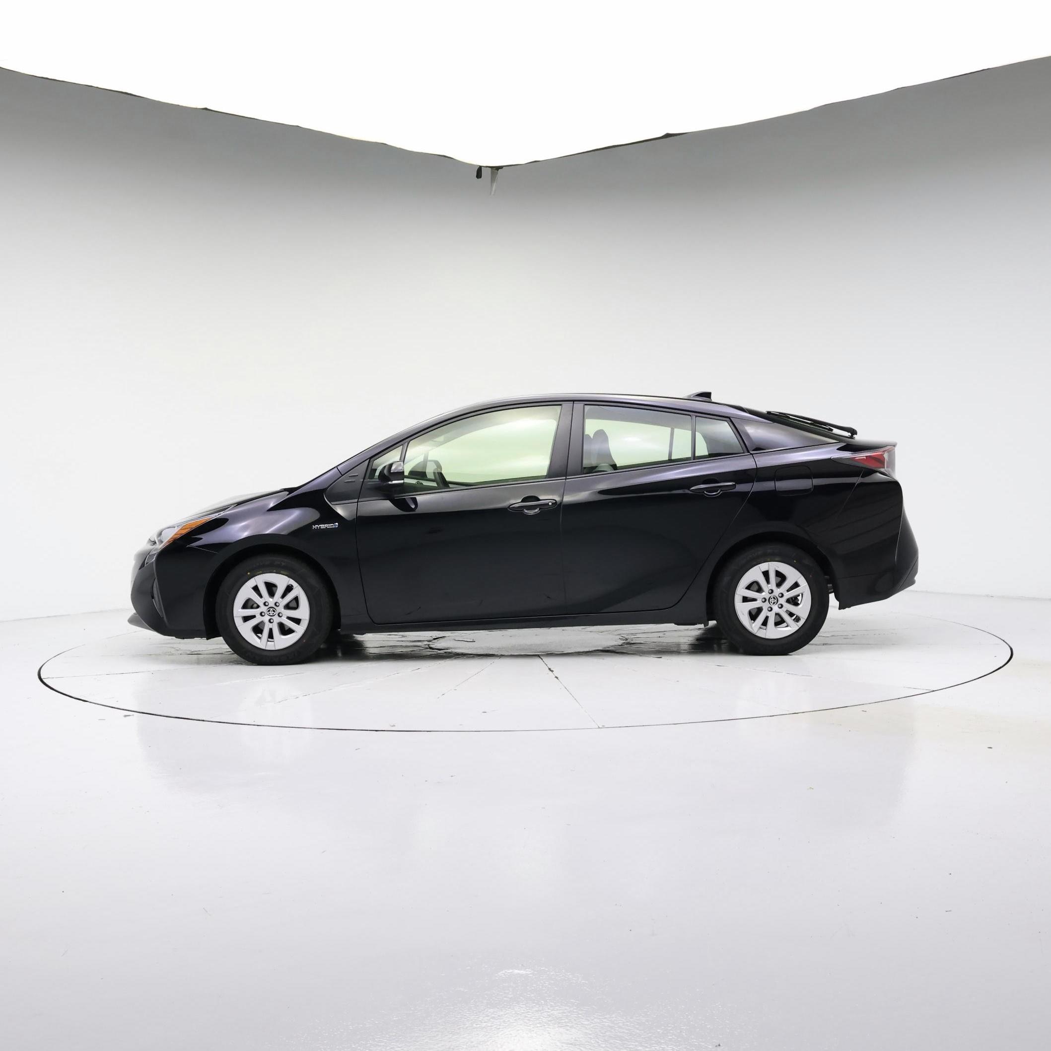 Thumbnail: 2017 Toyota Prius - 3
