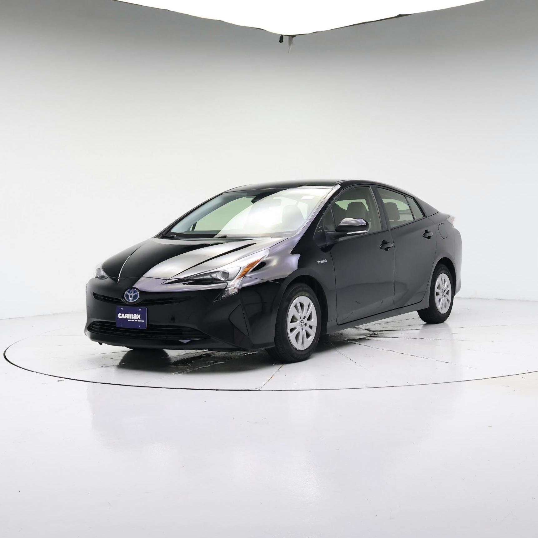 Thumbnail: 2017 Toyota Prius - 4