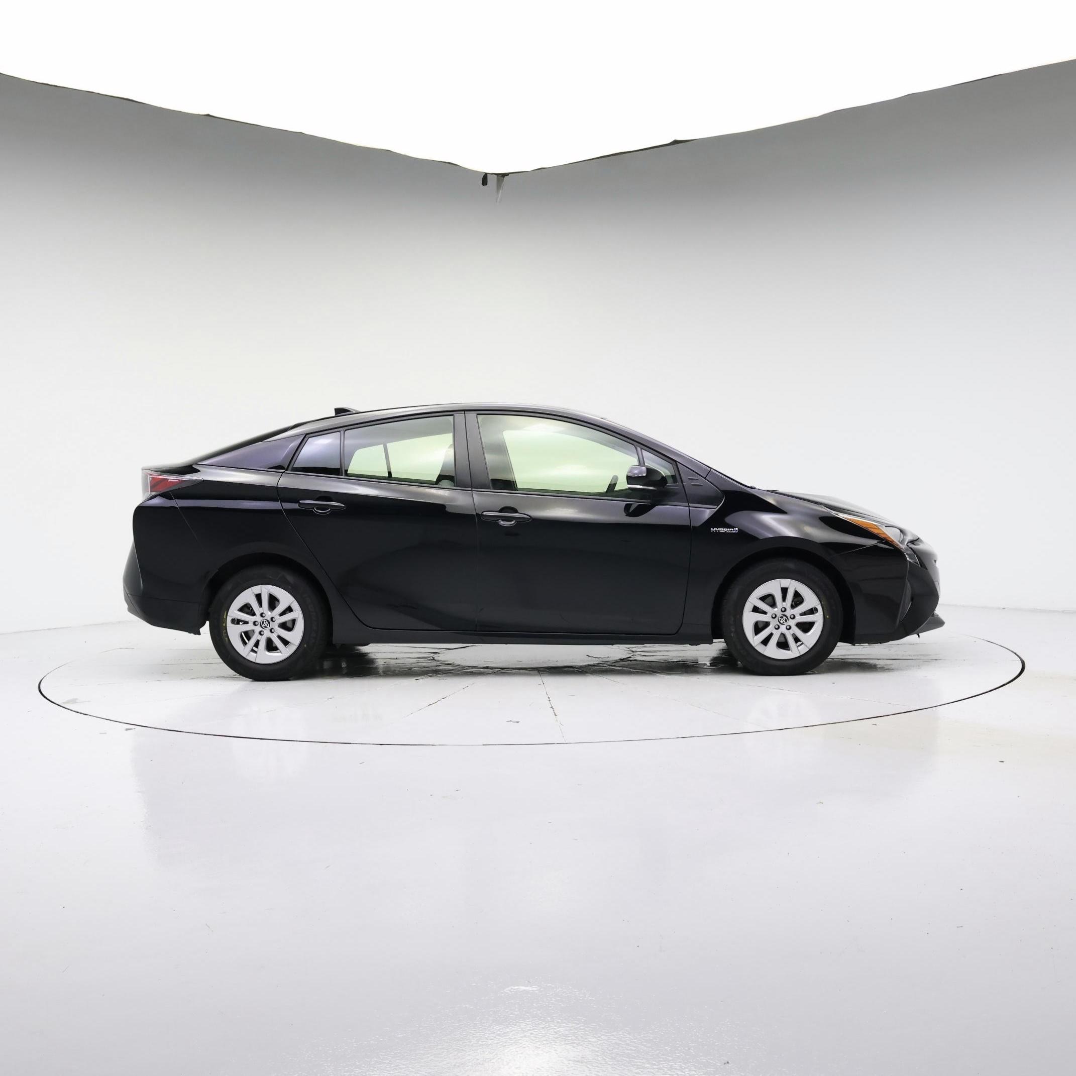 Thumbnail: 2017 Toyota Prius - 7