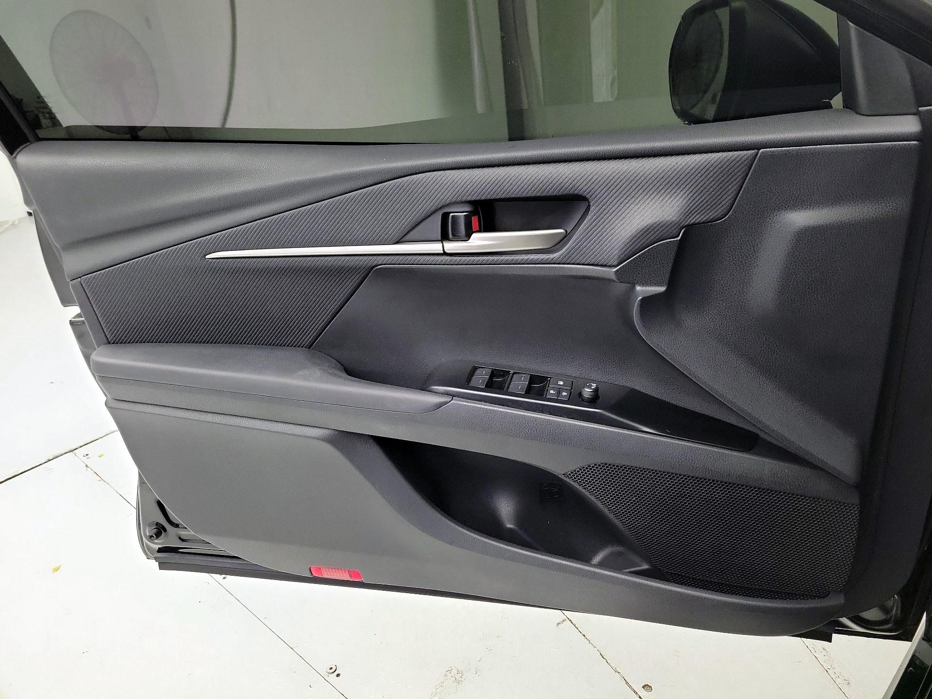 Thumbnail: 2025 Toyota Camry - 12