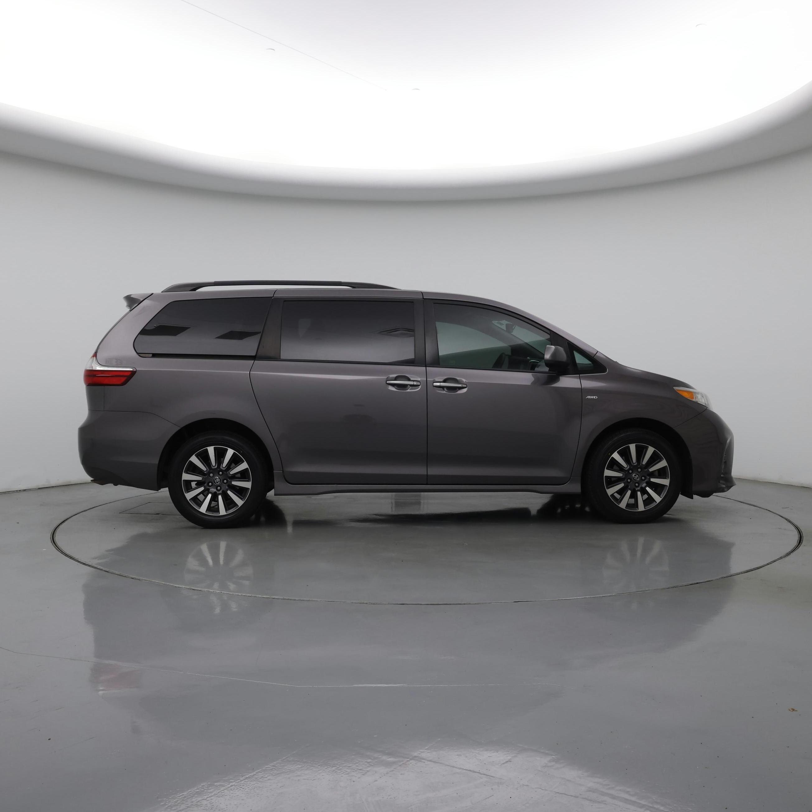 Thumbnail: 2019 Toyota Sienna - 7