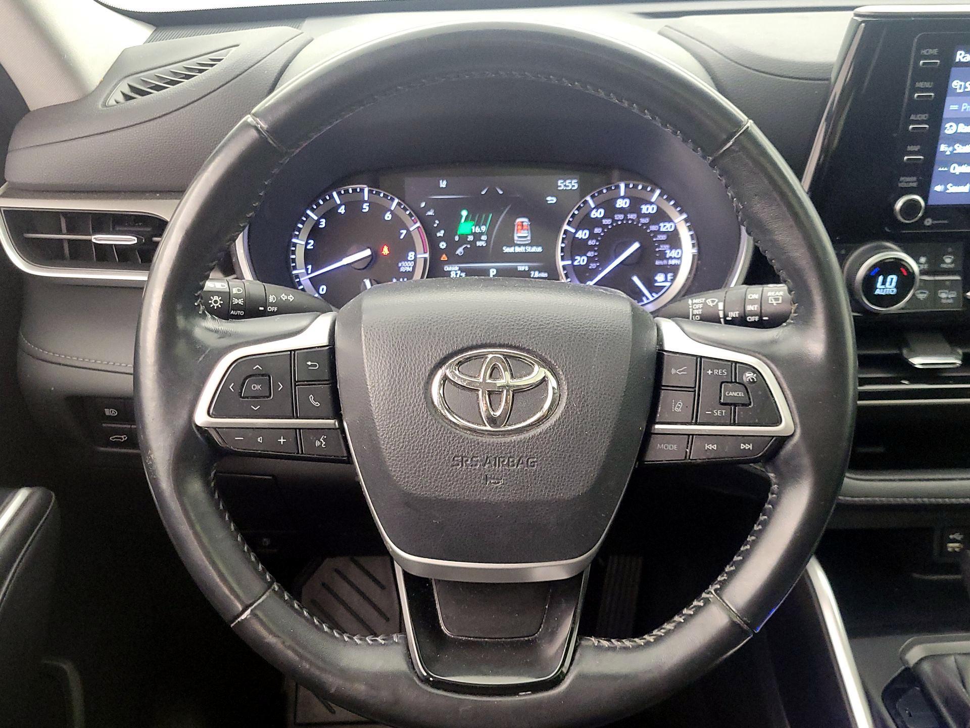 Thumbnail: 2022 Toyota Highlander - 10