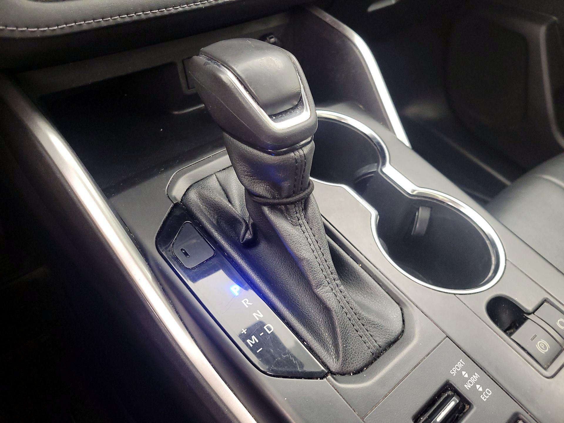 Thumbnail: 2022 Toyota Highlander - 18