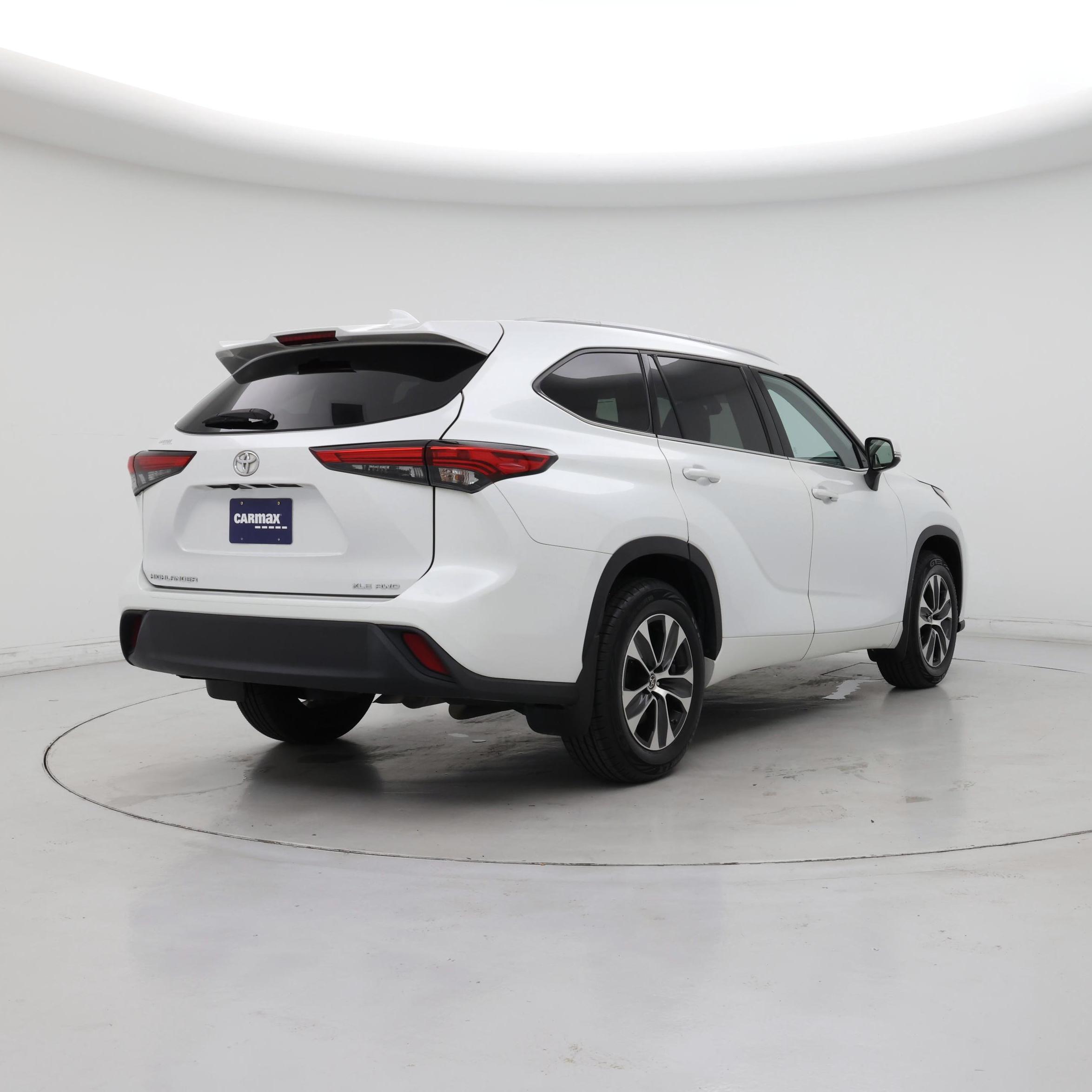 Thumbnail: 2022 Toyota Highlander - 8