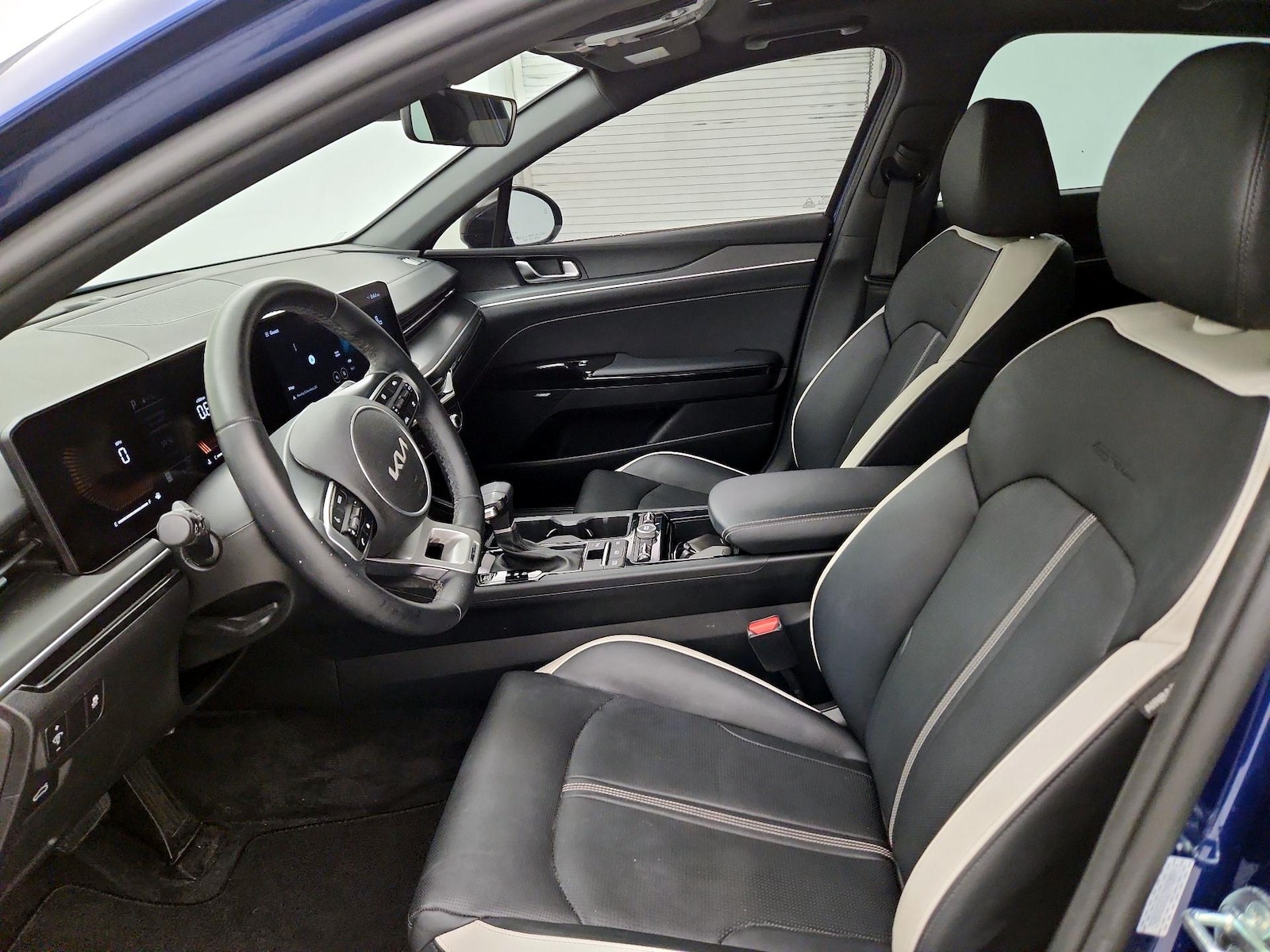 2025 Kia K5 GT-Line - Photo 12