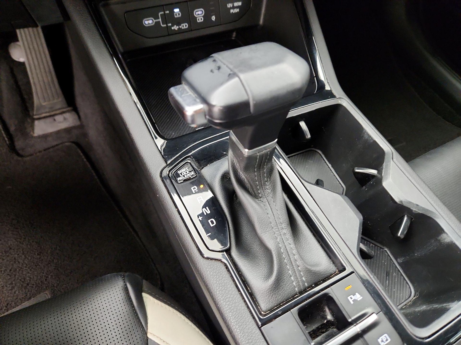 2025 Kia K5 GT-Line - Photo 18