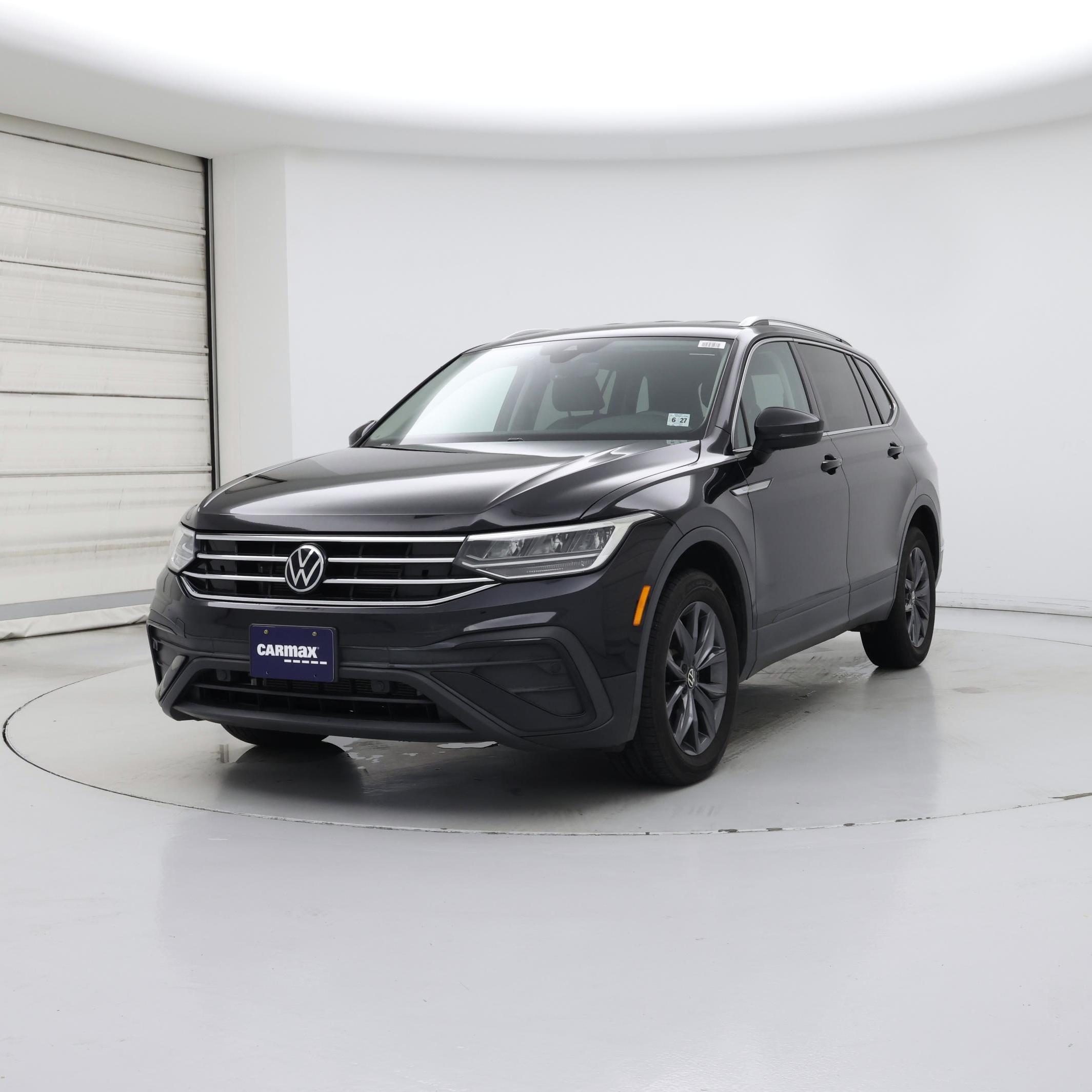 Thumbnail: 2022 Volkswagen Tiguan - 4