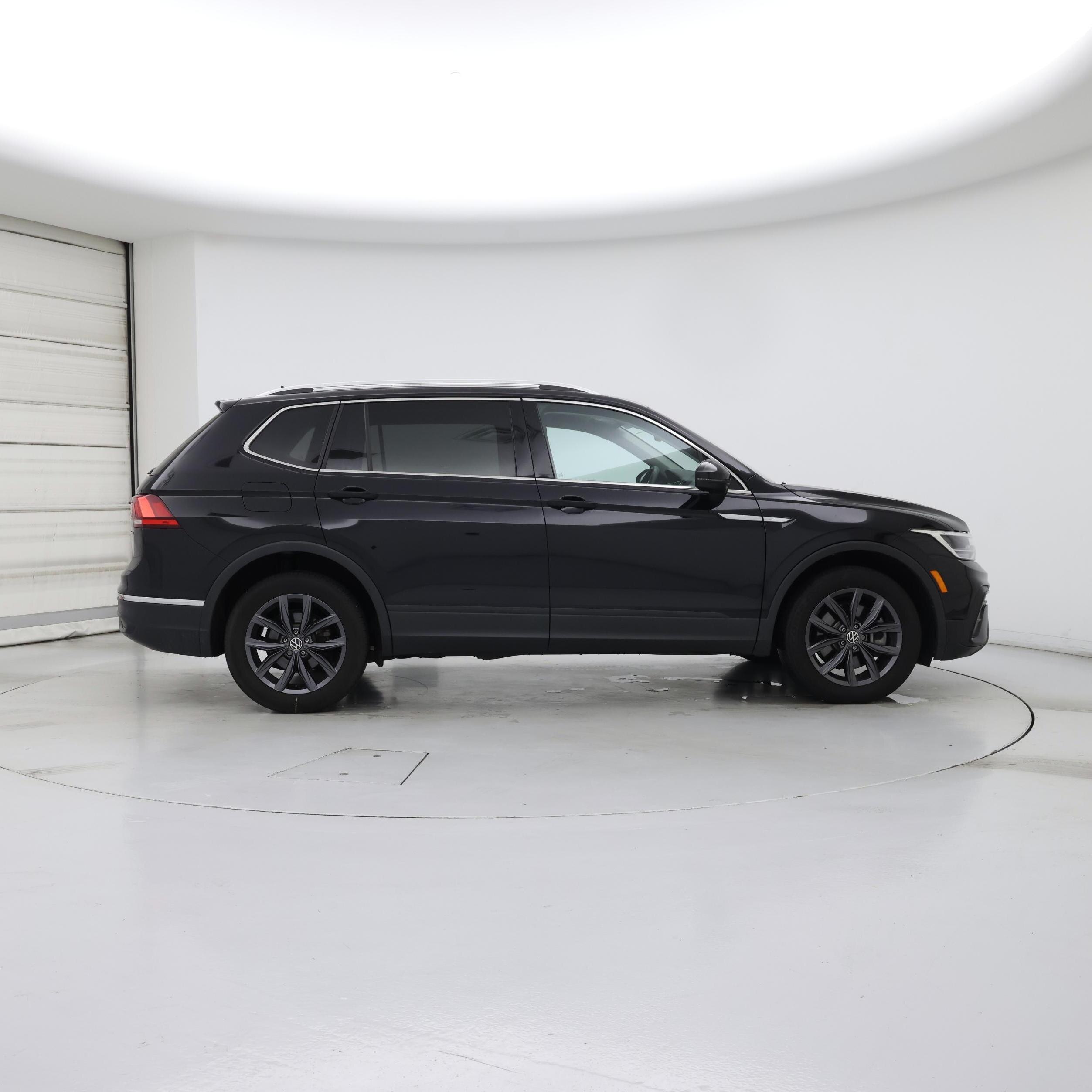 Thumbnail: 2022 Volkswagen Tiguan - 7