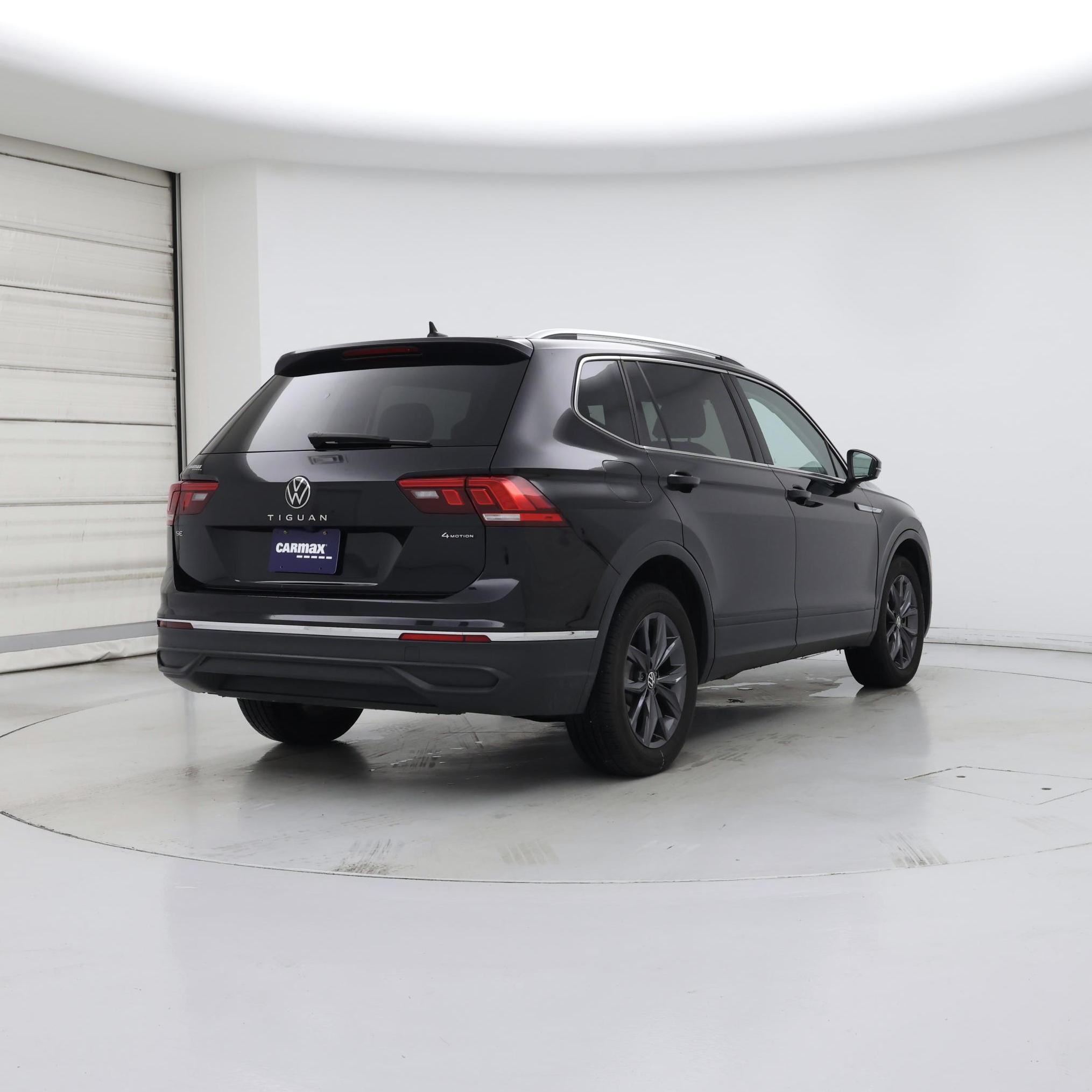 Thumbnail: 2022 Volkswagen Tiguan - 8
