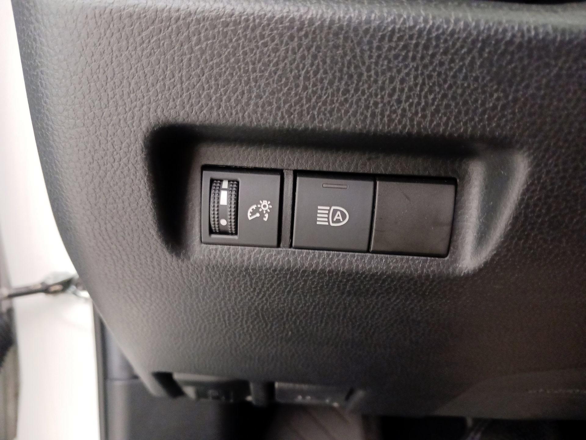 Thumbnail: 2021 Toyota RAV4 - 13