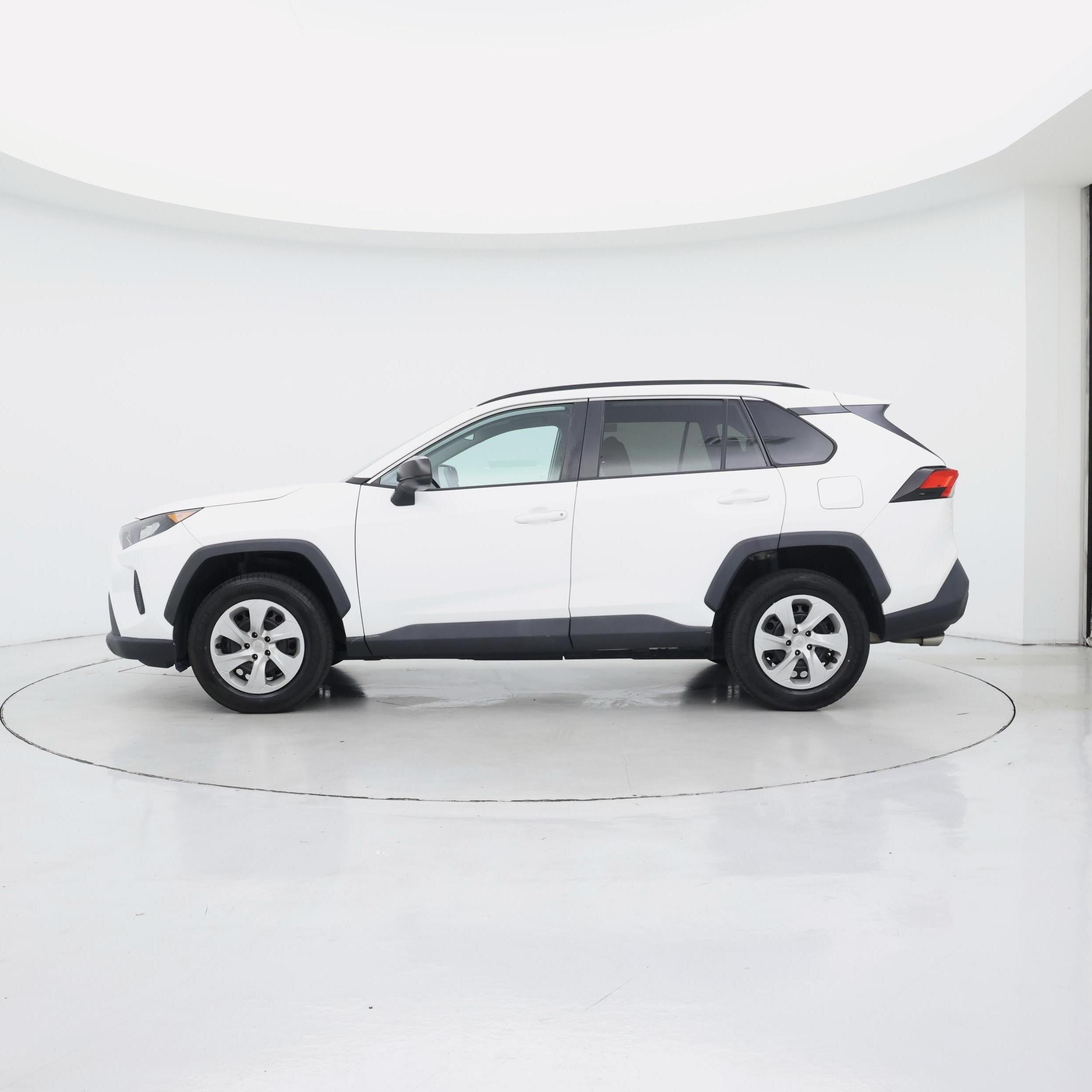 Thumbnail: 2021 Toyota RAV4 - 3