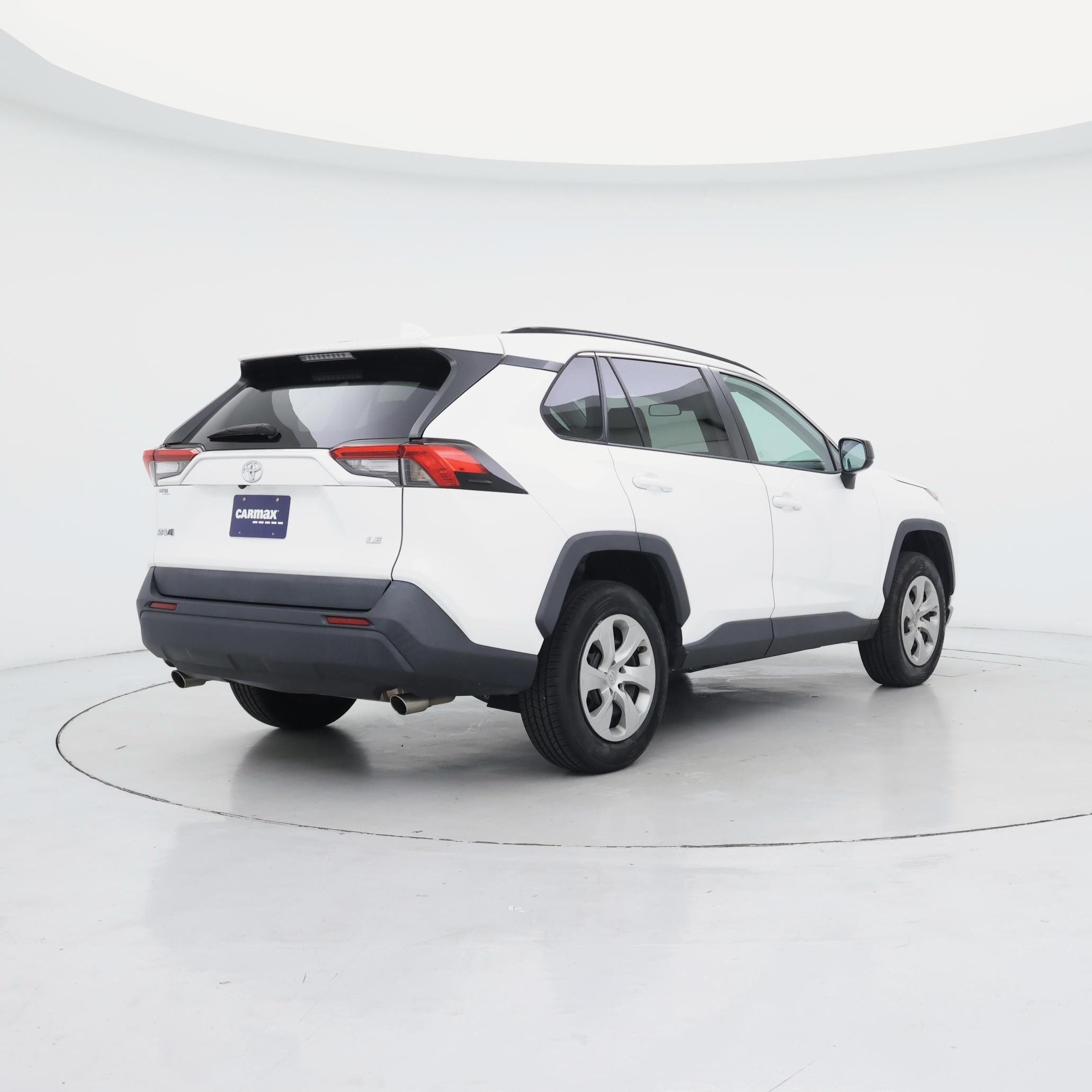 Thumbnail: 2021 Toyota RAV4 - 8