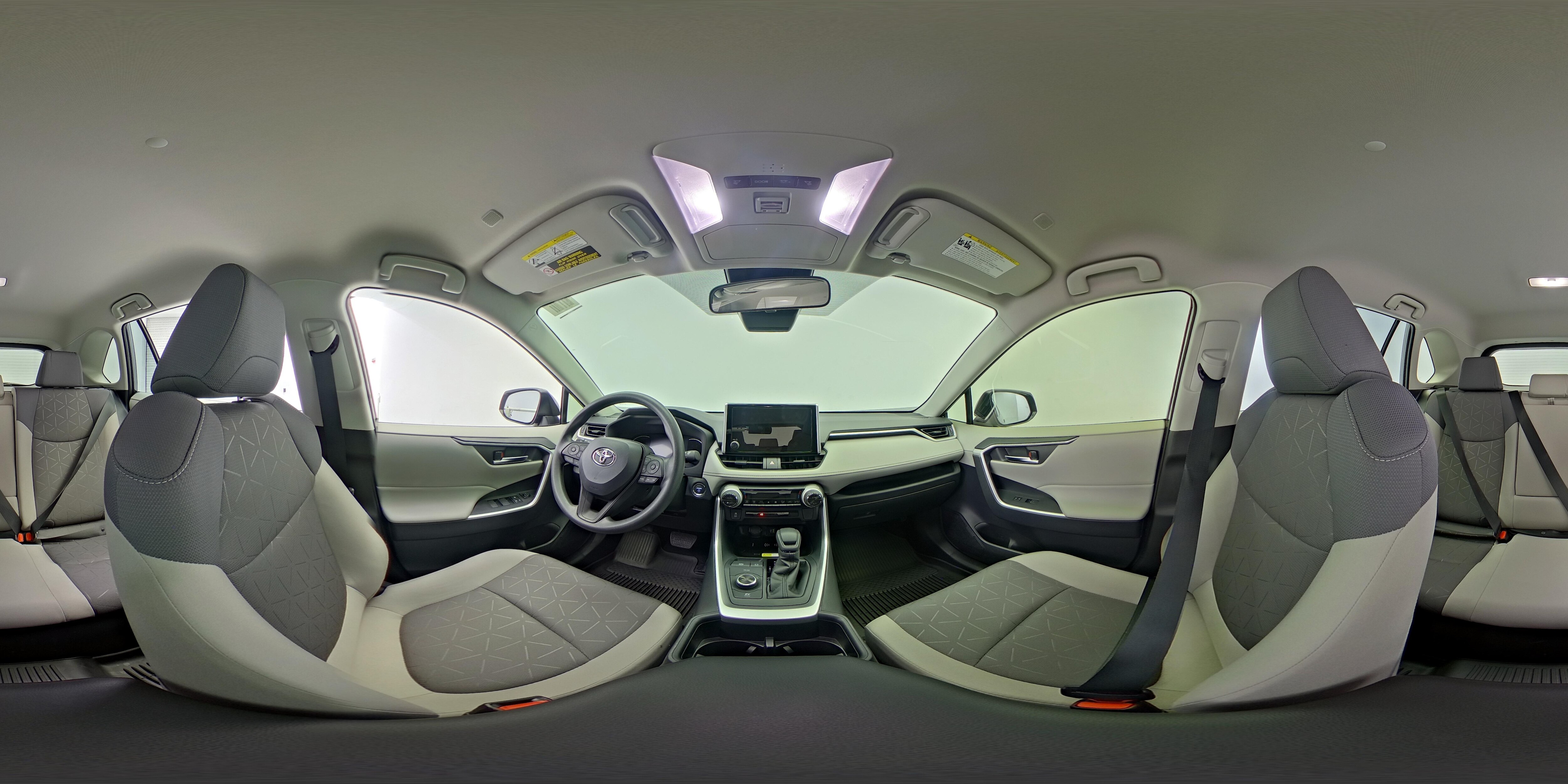 2025 Toyota RAV4 XLE - Photo 24
