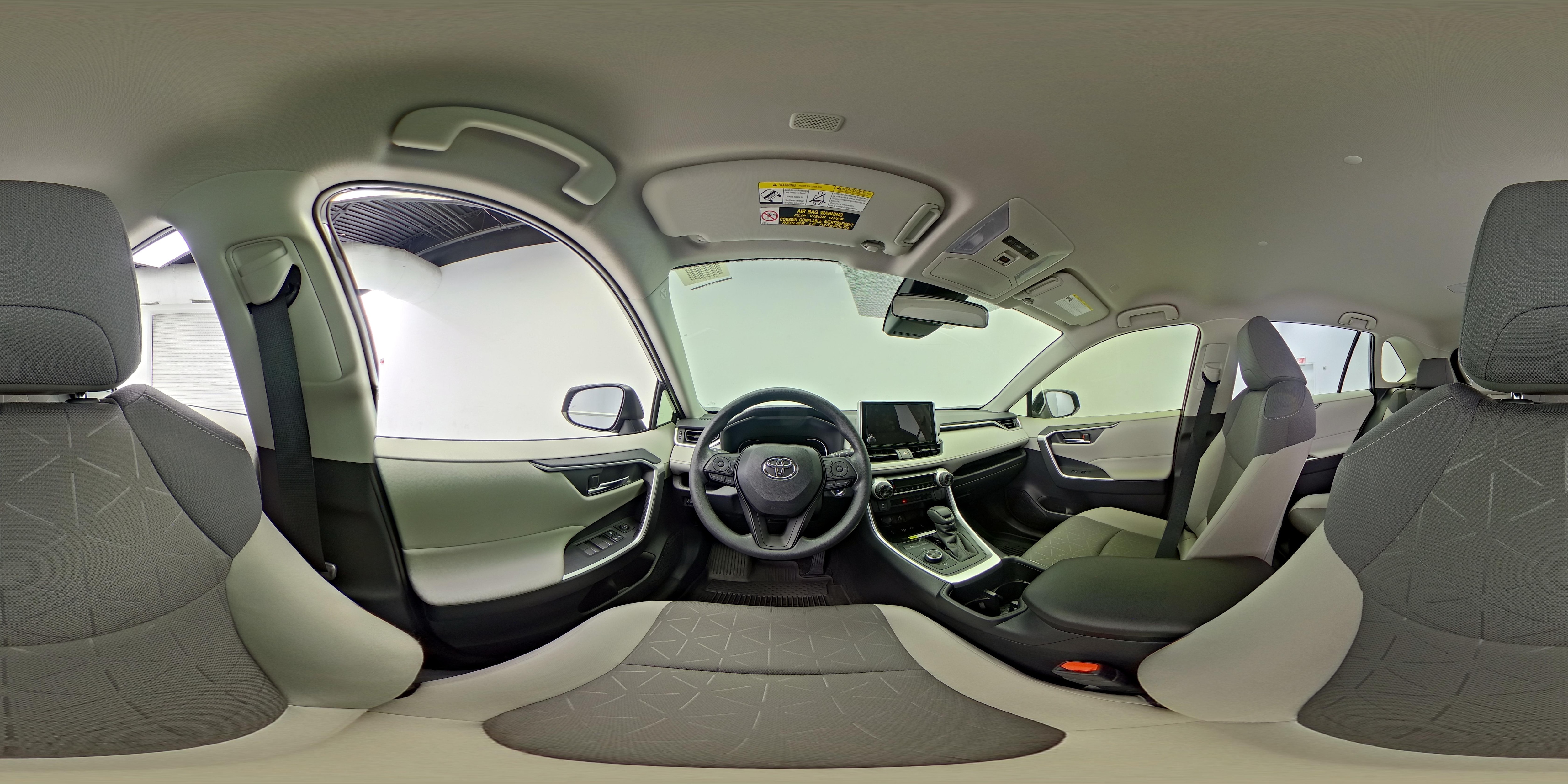 2025 Toyota RAV4 XLE - Photo 26