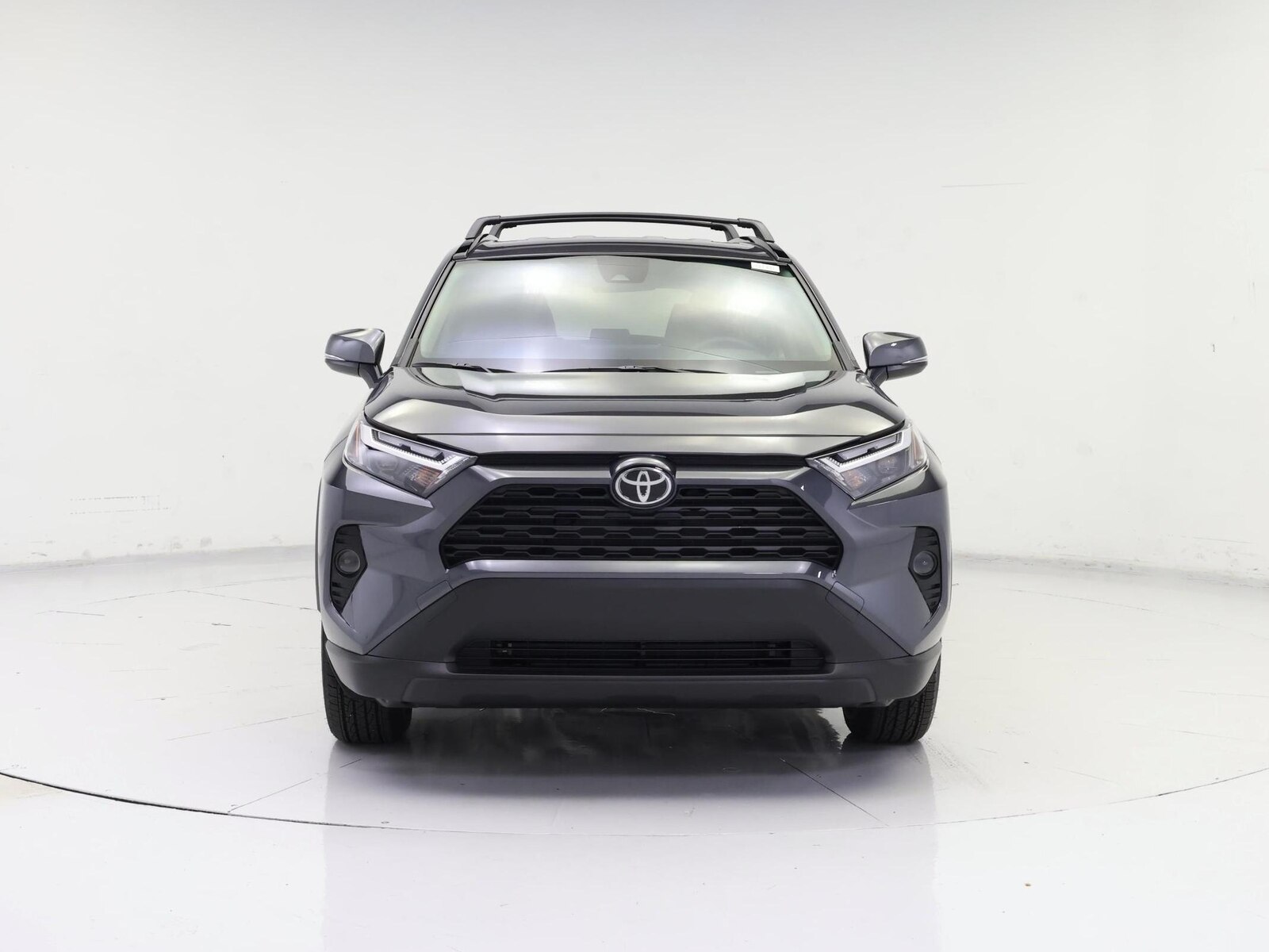 2025 Toyota RAV4 XLE - Photo 6