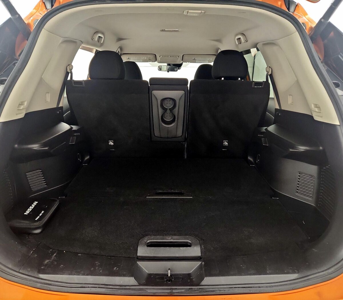 Trunk/Cargo (Seats Up)