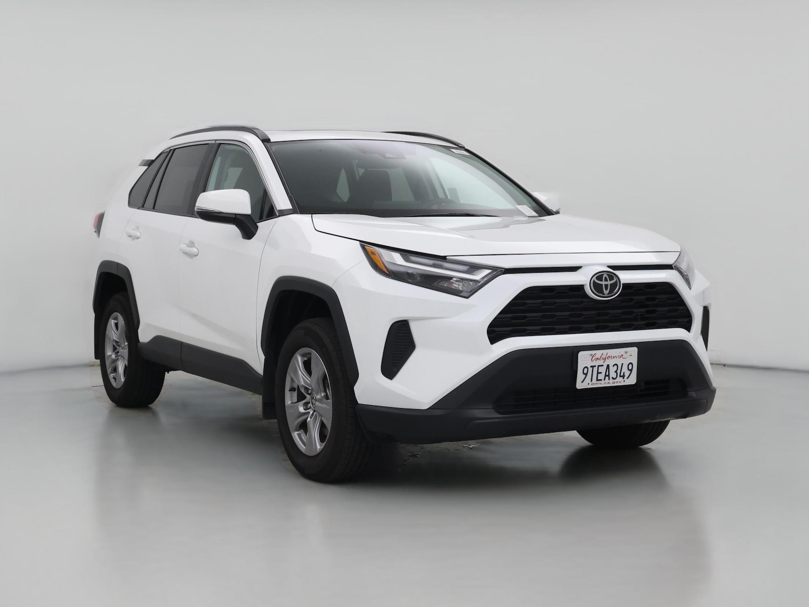 2025 Toyota RAV4 XLE - Photo 1