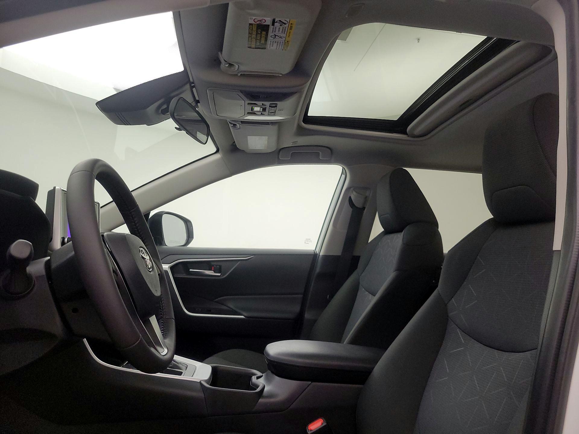Thumbnail: 2025 Toyota RAV4 - 19