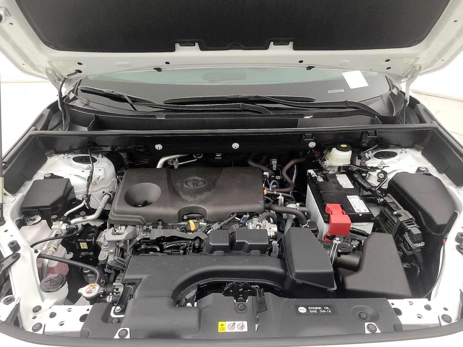 2025 Toyota RAV4 XLE - Photo 23