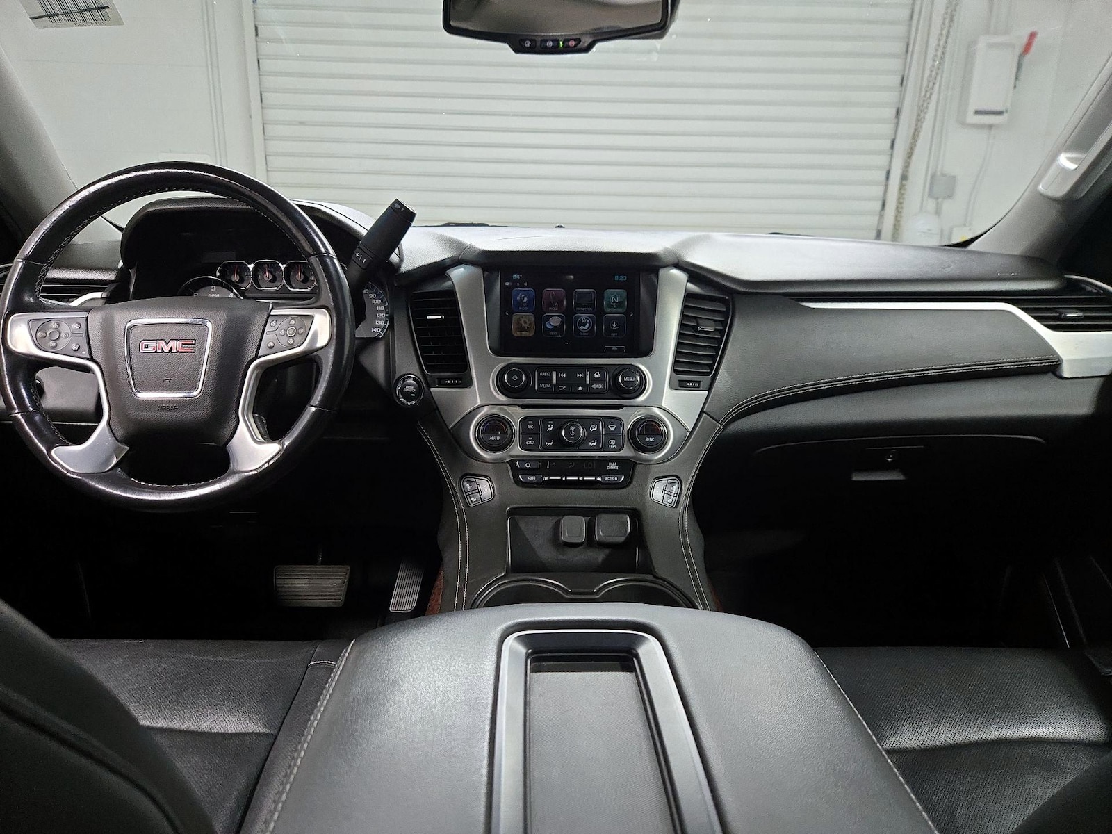 2020 GMC Yukon XL SLT - Photo 10