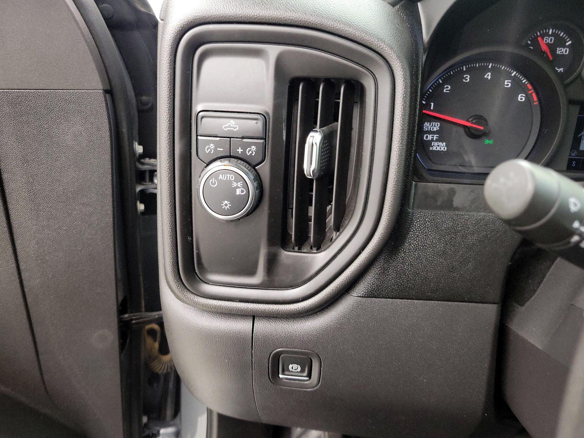 Thumbnail: 2020 Chevrolet Silverado 1500 - 13