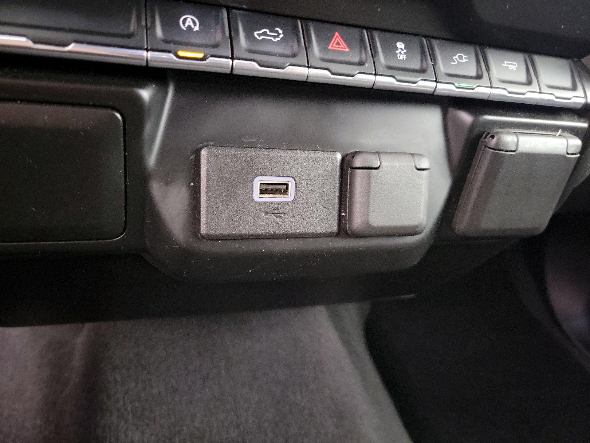 Thumbnail: 2020 Chevrolet Silverado 1500 - 19