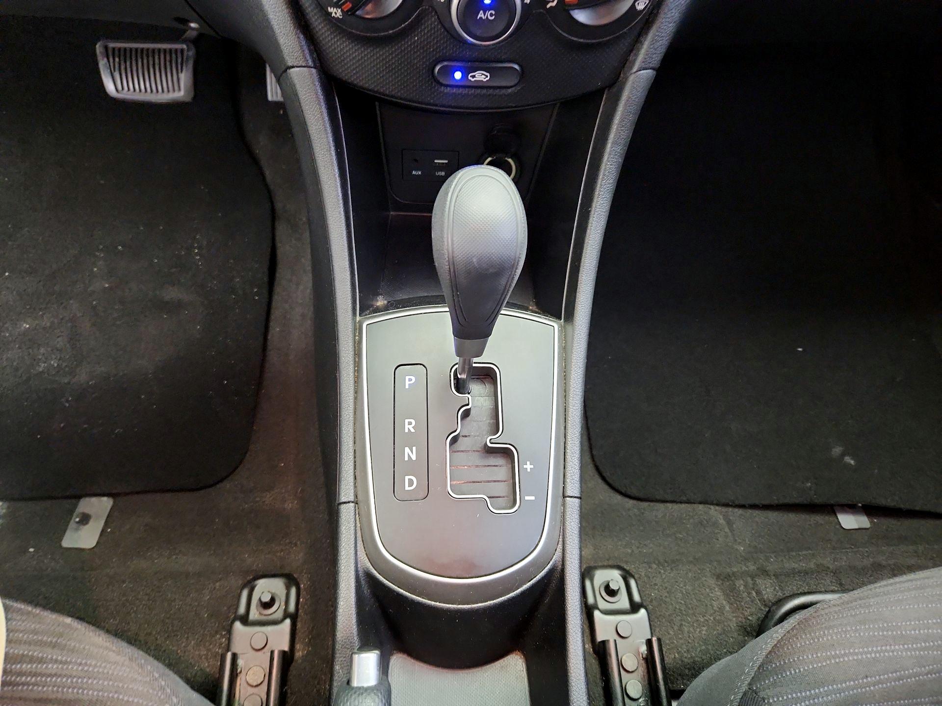 Thumbnail: 2015 Hyundai Accent - 16