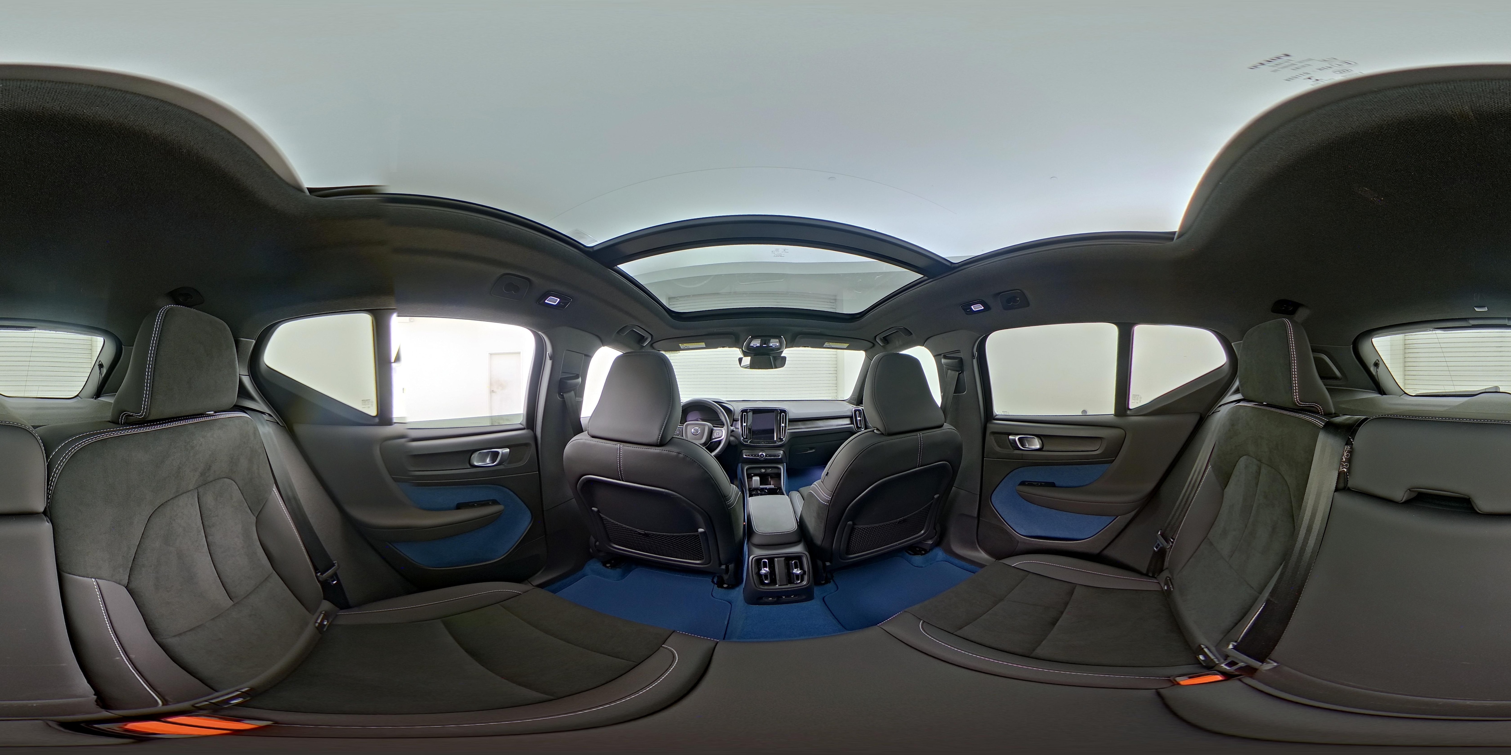 2023 Volvo XC40 Plus - Photo 27
