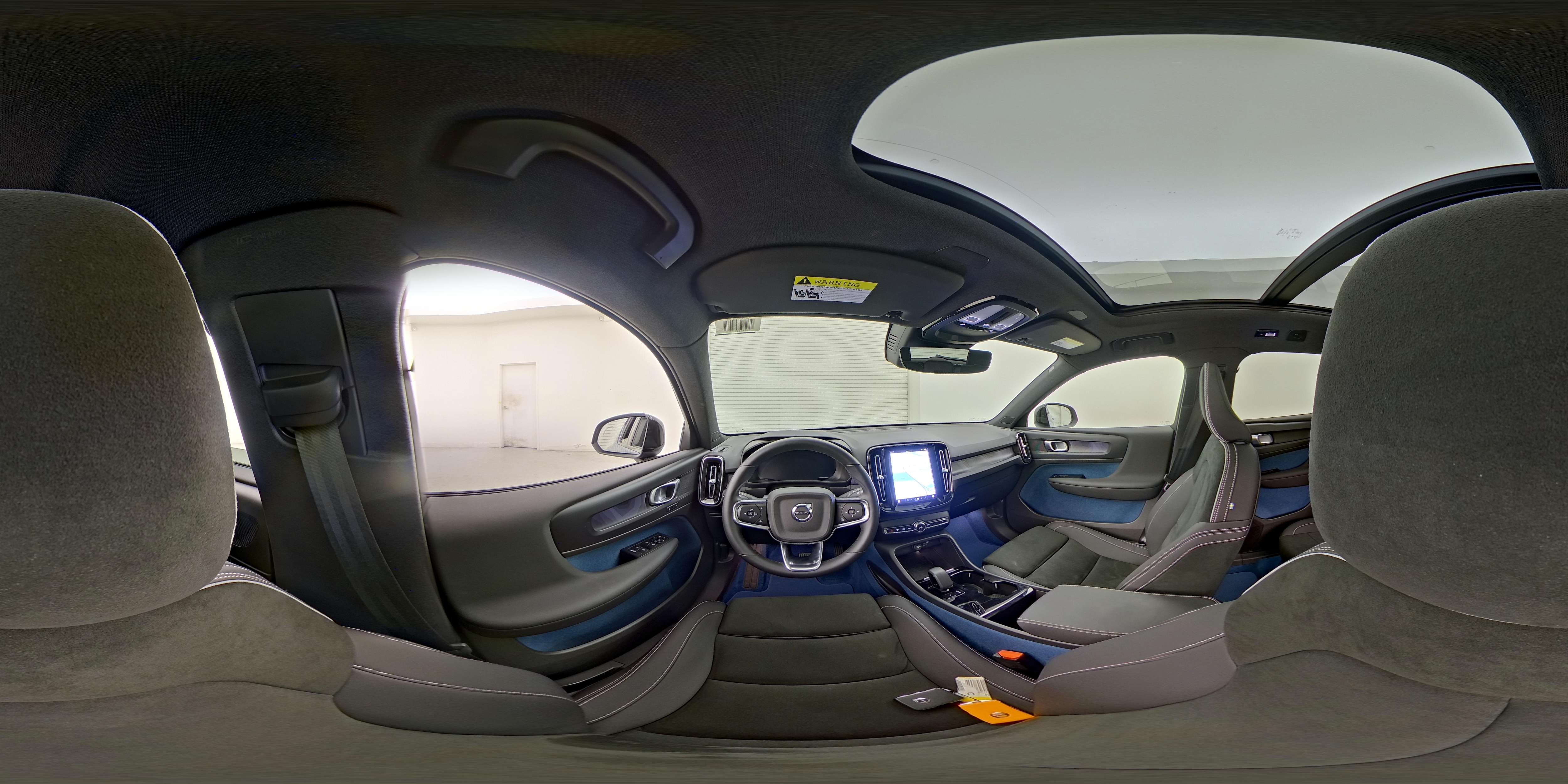 2023 Volvo XC40 Plus - Photo 28