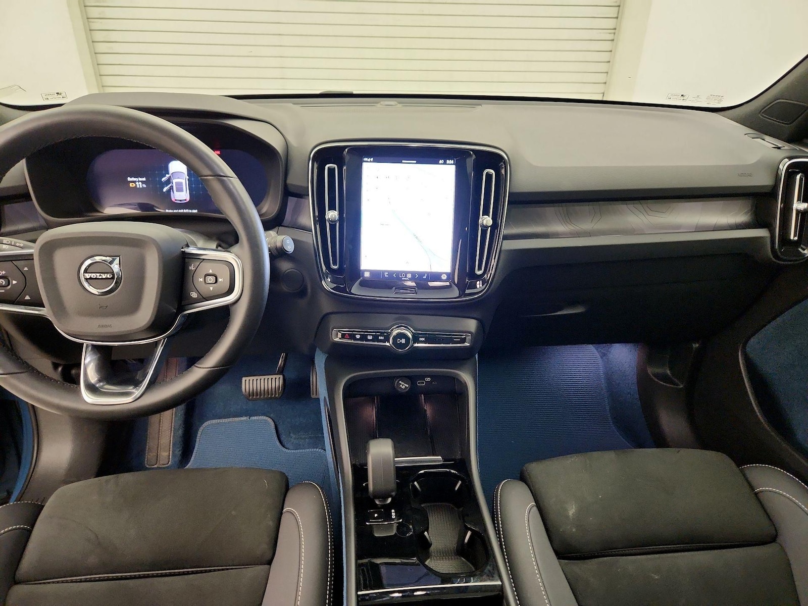 2023 Volvo XC40 Plus - Photo 10