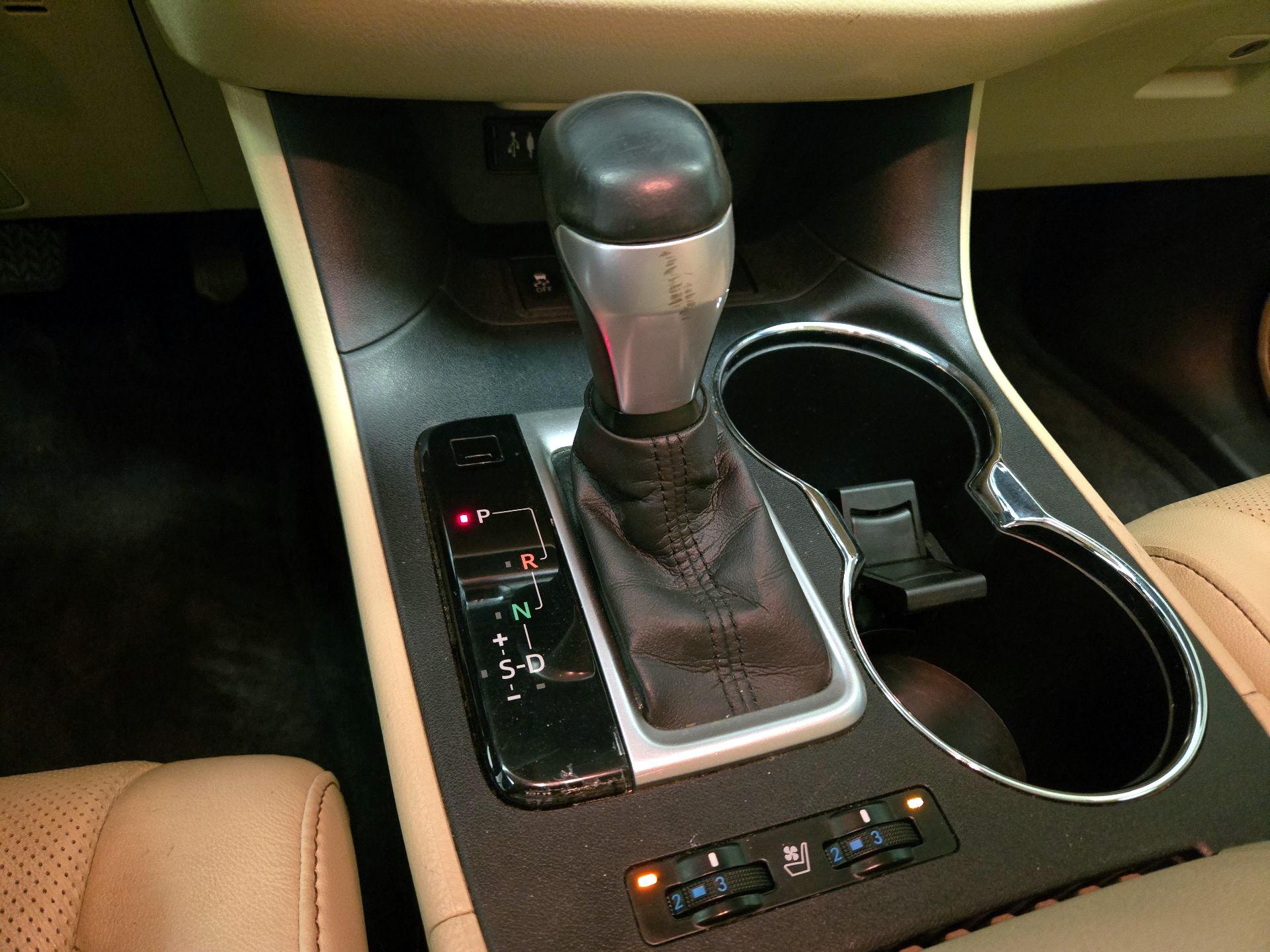 Thumbnail: 2016 Toyota Highlander - 17