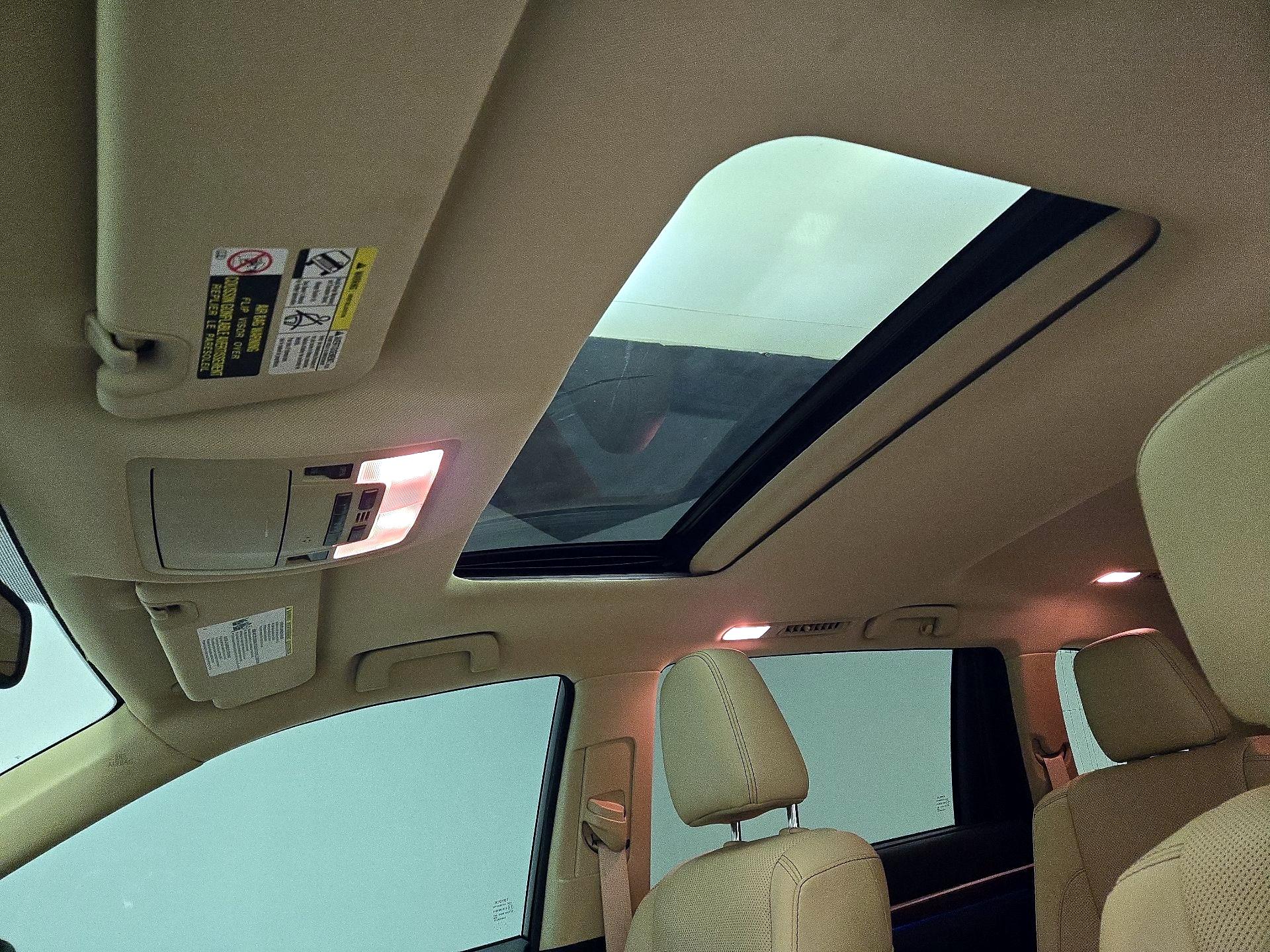 Thumbnail: 2016 Toyota Highlander - 18