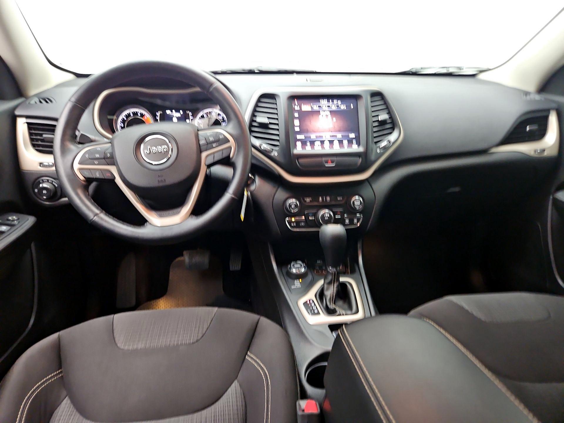 Thumbnail: 2017 Jeep Cherokee - 9