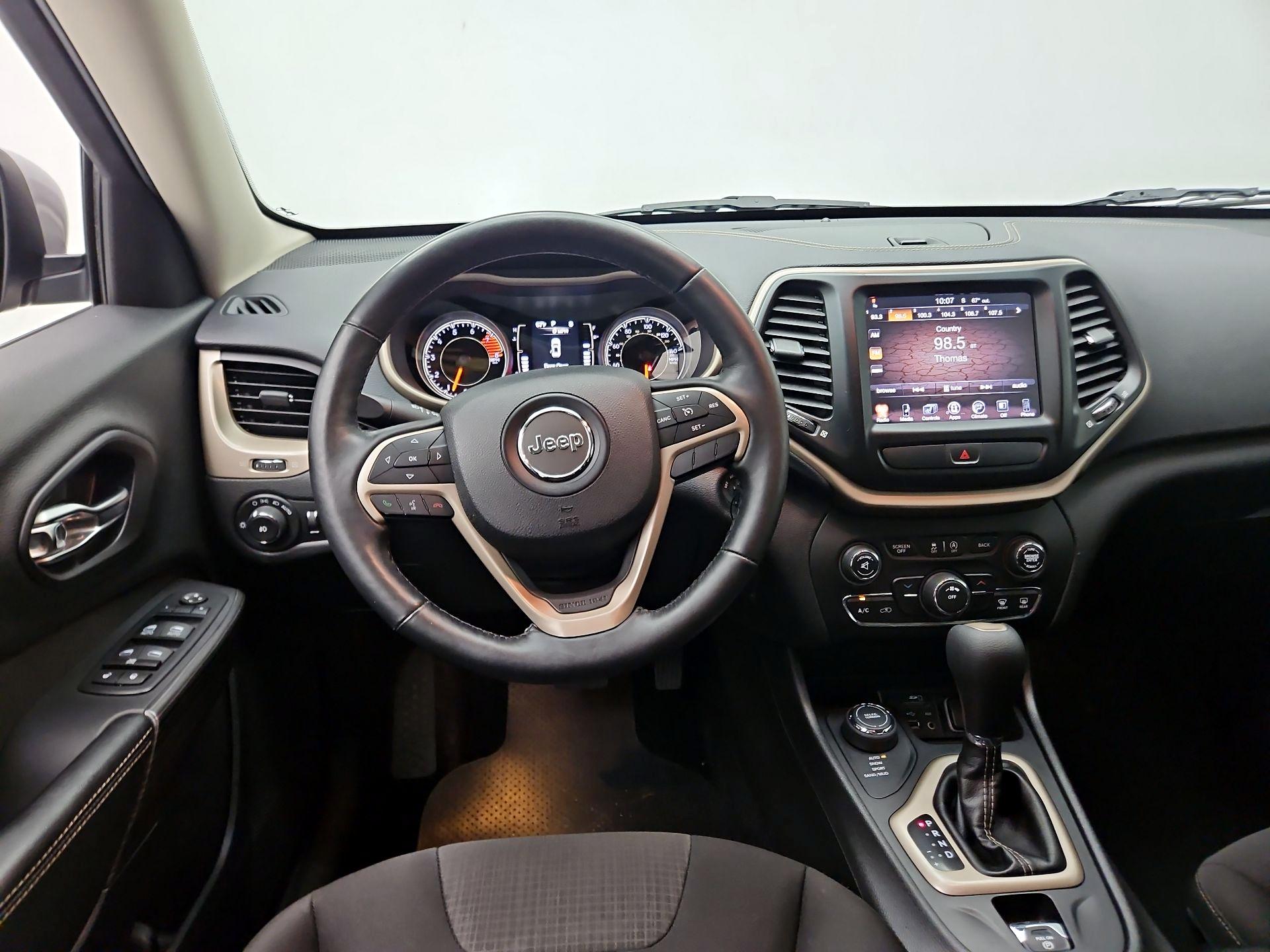 Thumbnail: 2017 Jeep Cherokee - 10