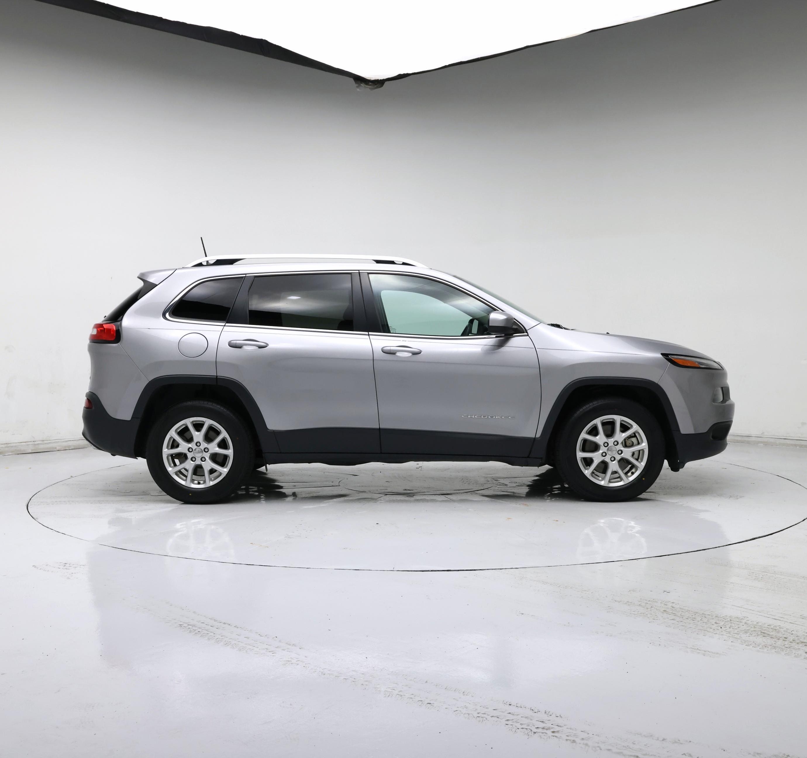 Thumbnail: 2017 Jeep Cherokee - 7