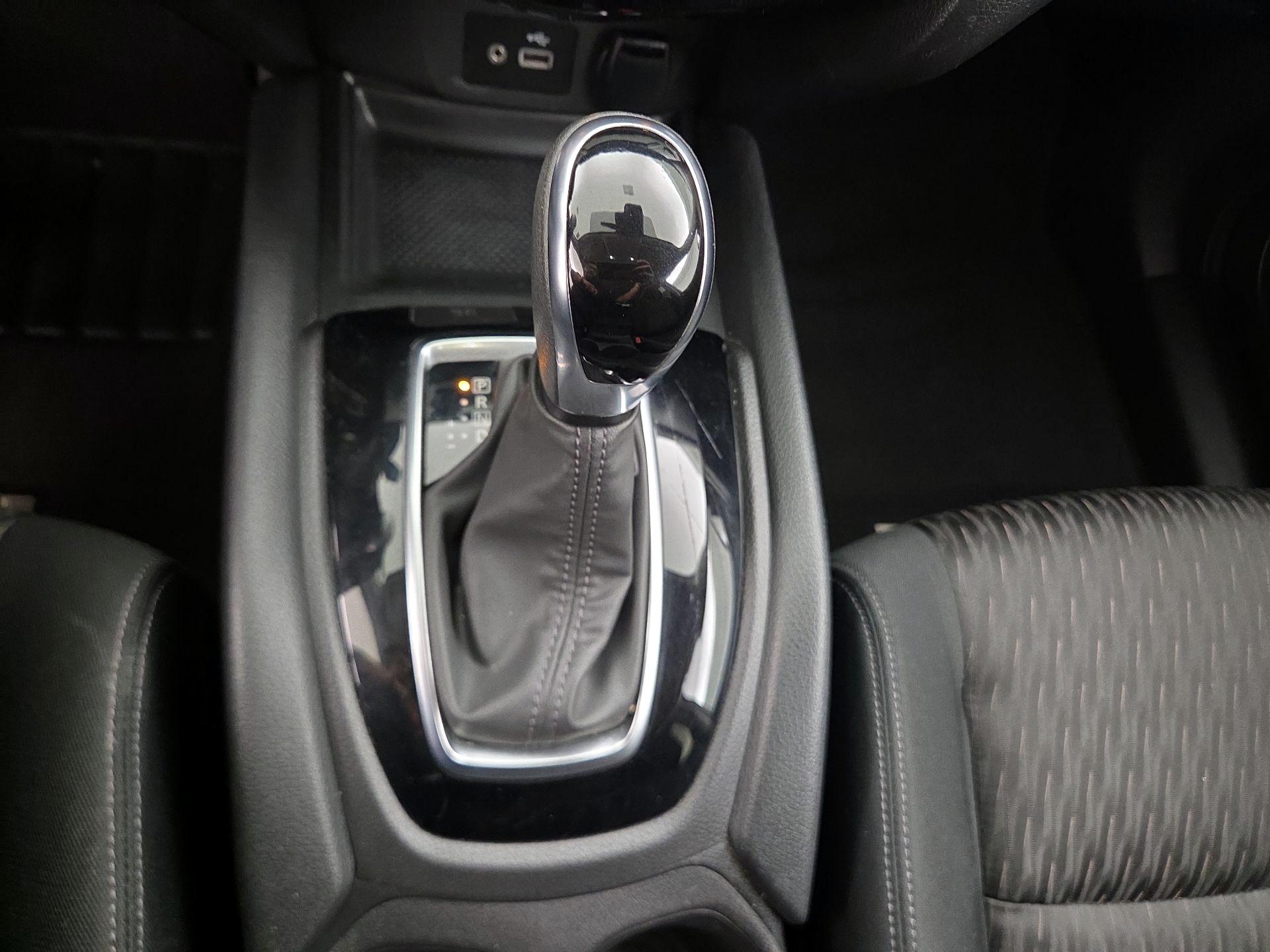 Thumbnail: 2020 Nissan Rogue - 17