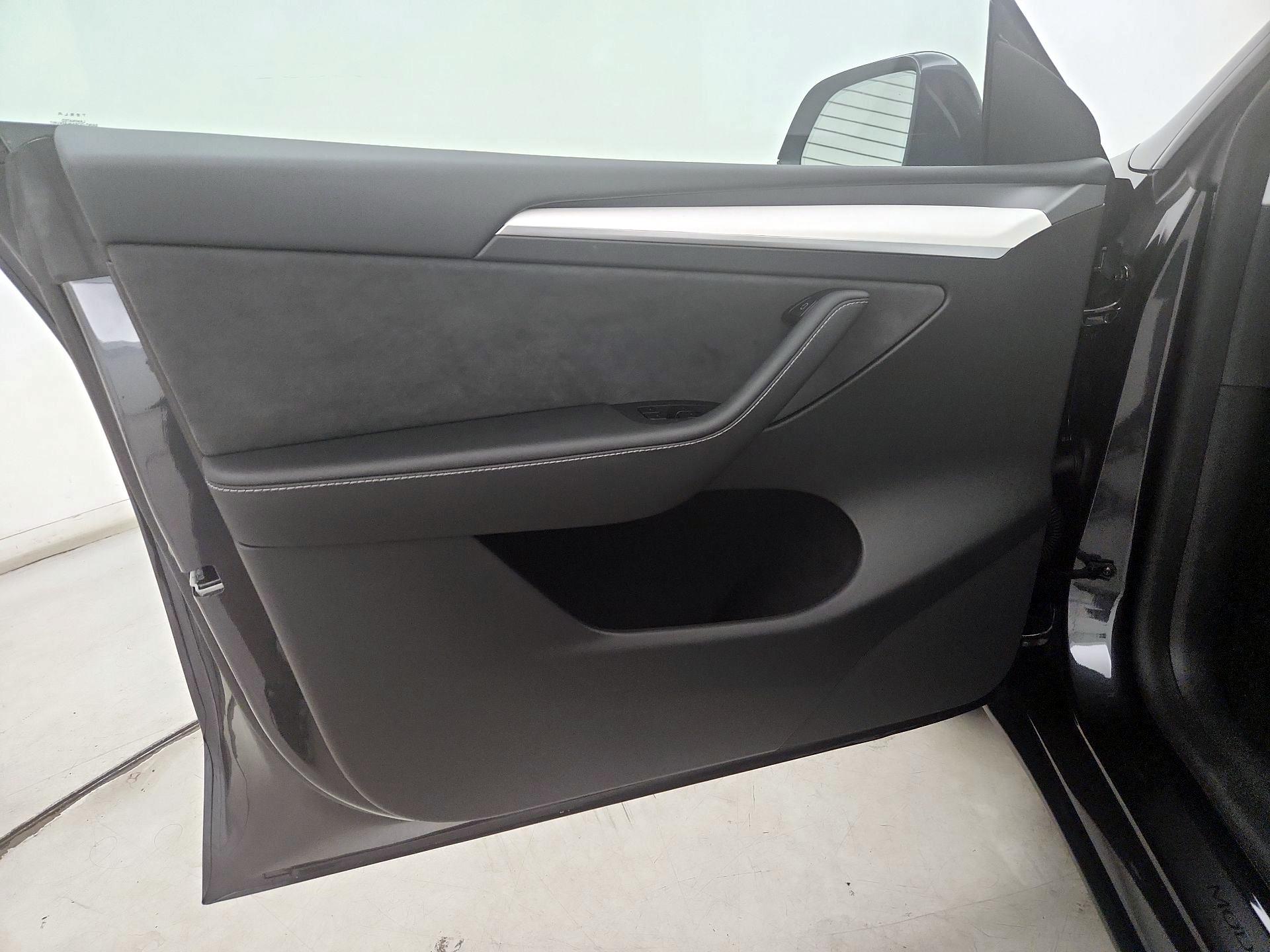 Thumbnail: 2025 Tesla Model Y - 12