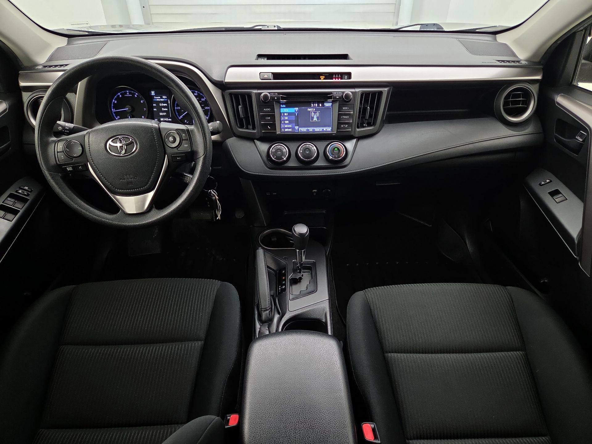 Thumbnail: 2018 Toyota RAV4 - 9