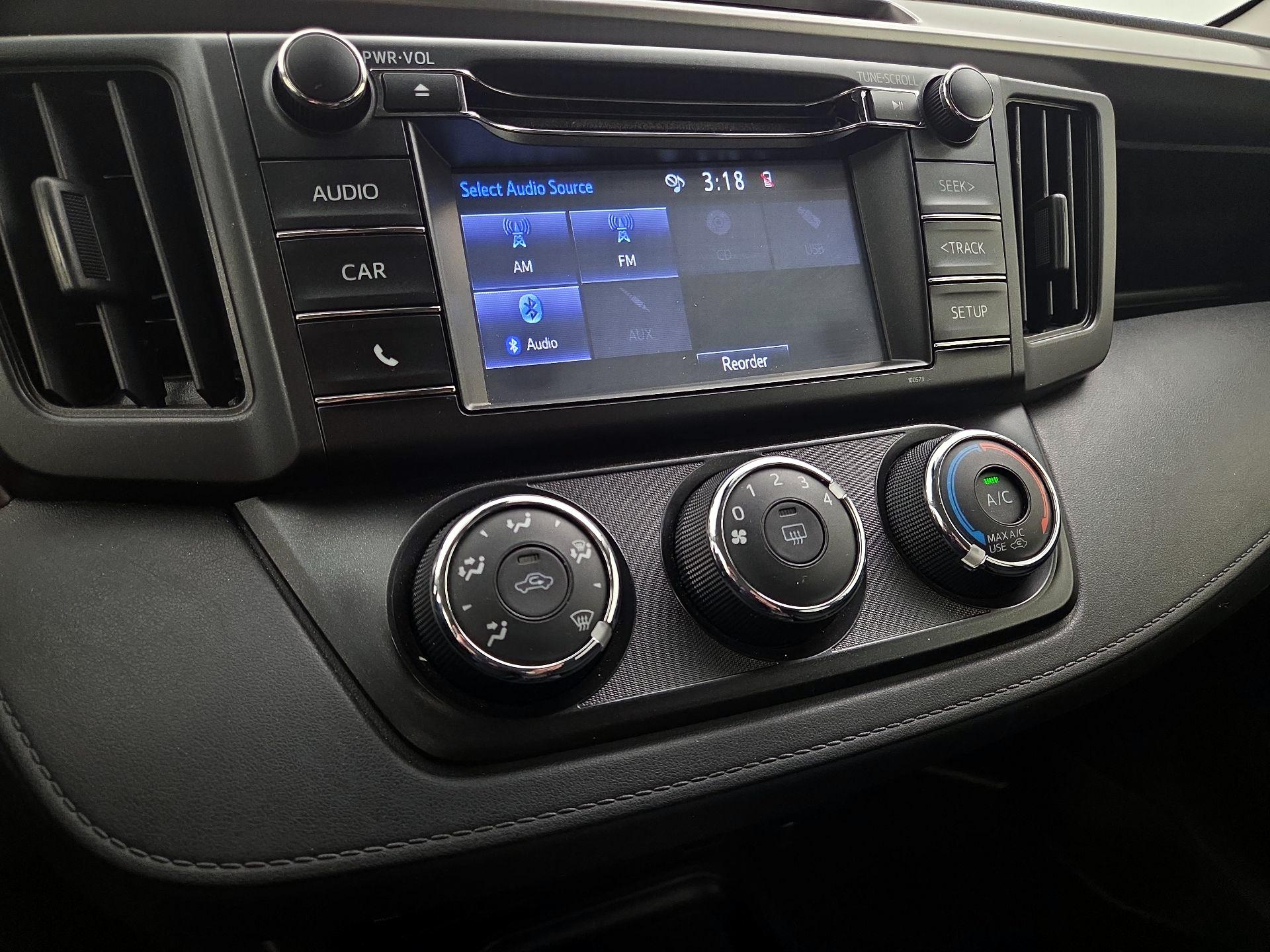 Thumbnail: 2018 Toyota RAV4 - 16